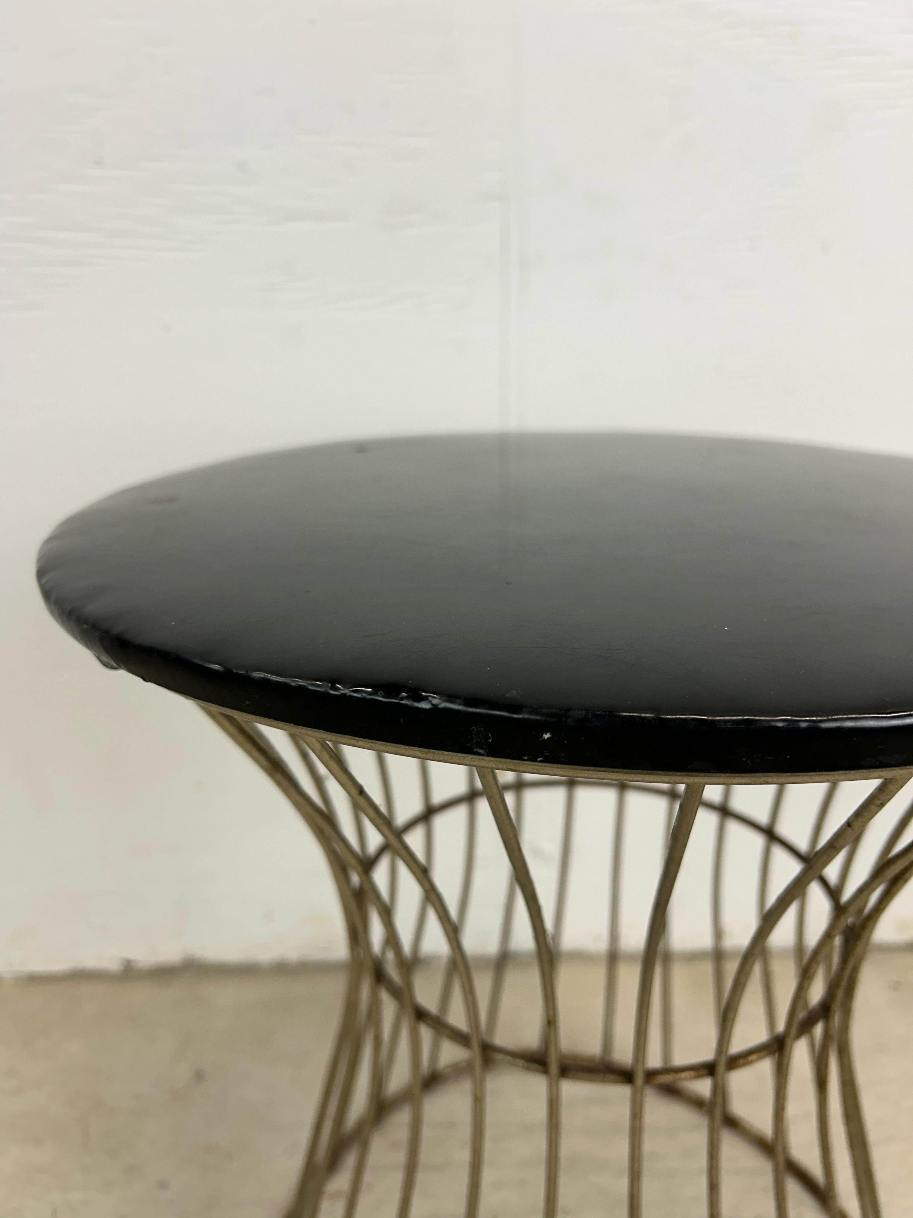20th Century Mid Century Modern Chrome Wire Stool with Black Vinyl Seat For Sale