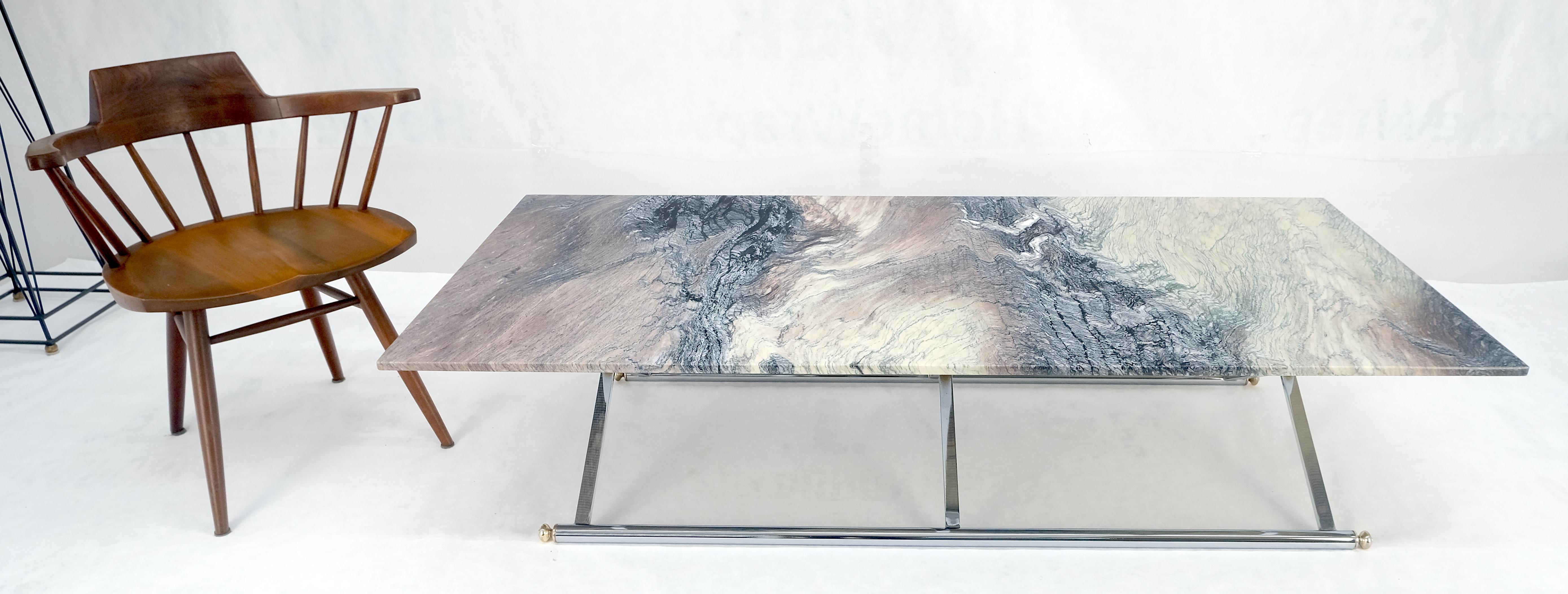 Table basse 32x67 à plateau de marbre, en forme de X, chromée et base en laiton, moderne du milieu du siècle Bon état - En vente à Rockaway, NJ