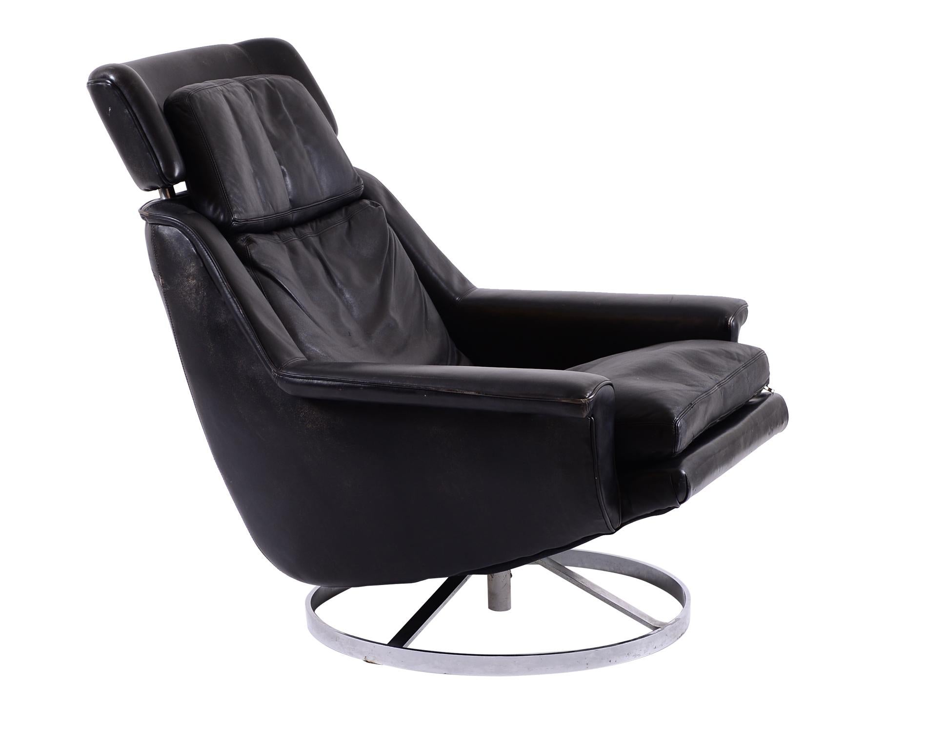 Hand-Crafted Mid-Century Modern Chromed Steel/ Black Leather Eames Era Lounge Chair For Sale