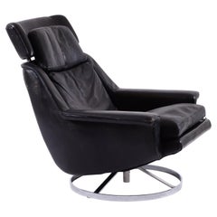 Mid-Century Modern Chromed Steel/ Black Leather Eames Era Lounge Chair 