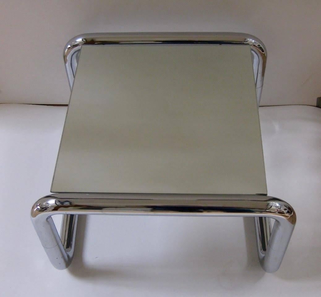 Mid-Century Modern Chromed Tubular Metal Side Table with Floating Mirrored Top In Good Condition In Sacramento, CA
