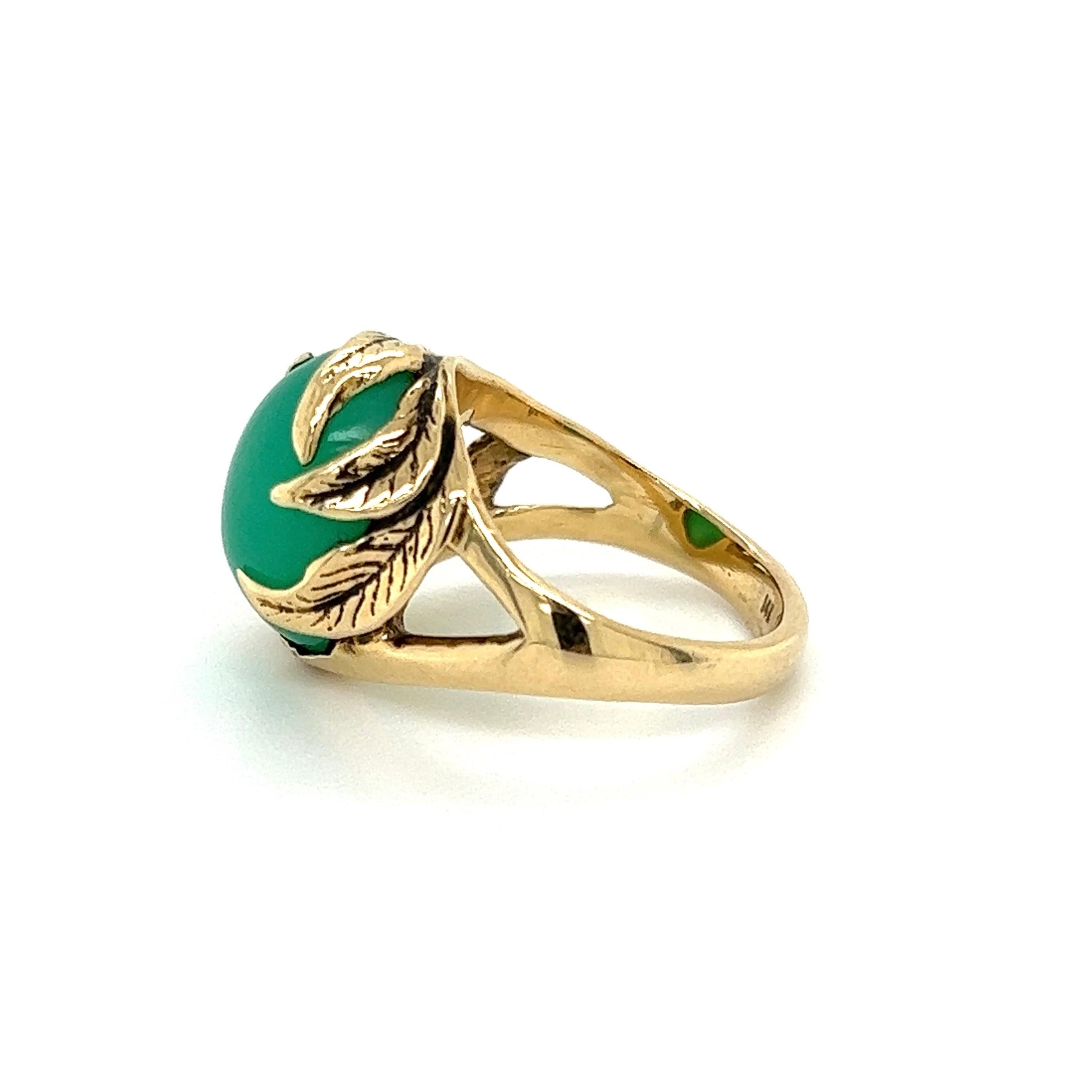 Mid Century Modern Chrysoprase Vintage Solitaire Gold Cocktail Ring For Sale 1