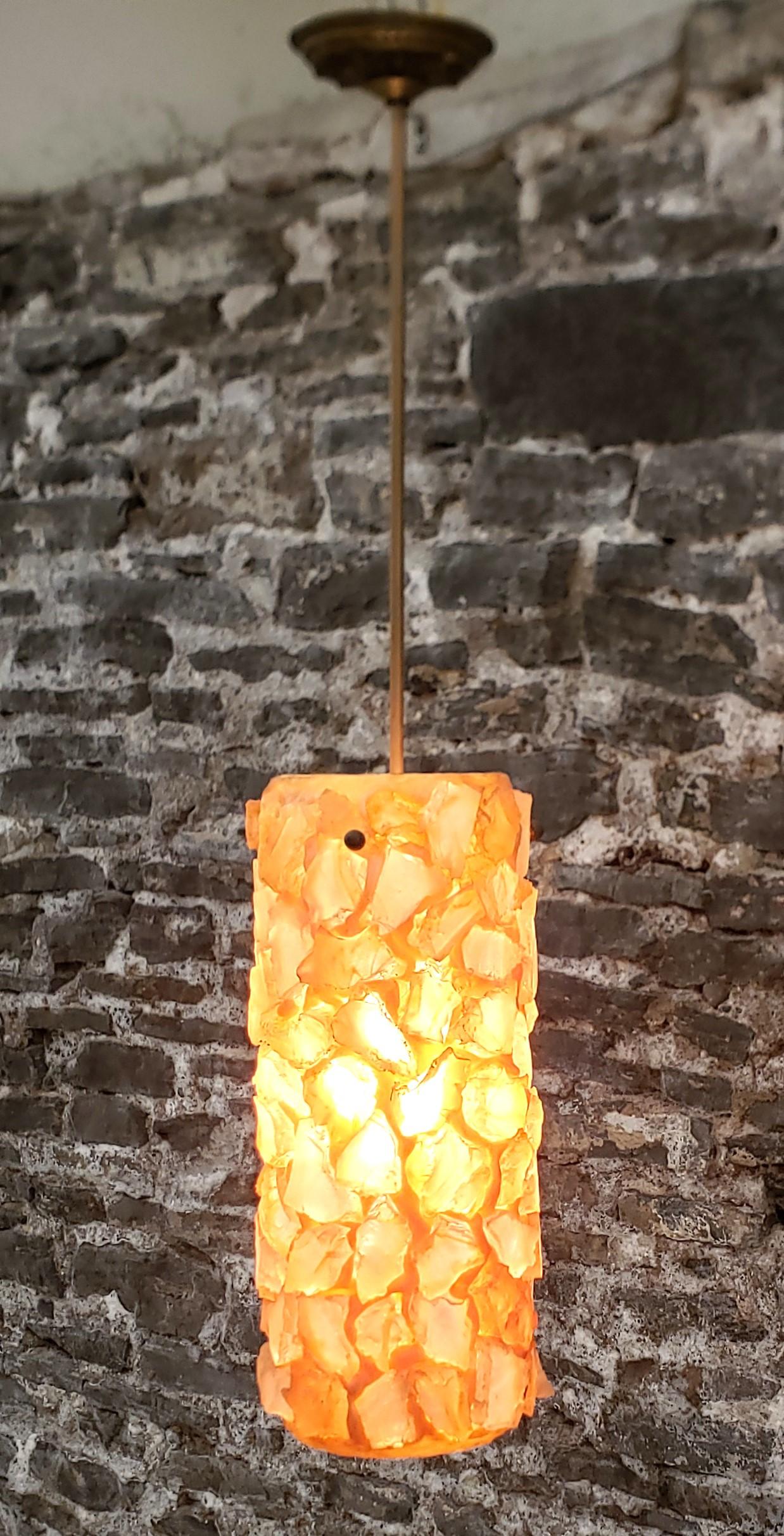 Mid-Century Modern Chunky Rock Peach Lucite Pendant Light with Brass Accents In Good Condition For Sale In Hamilton, Ontario
