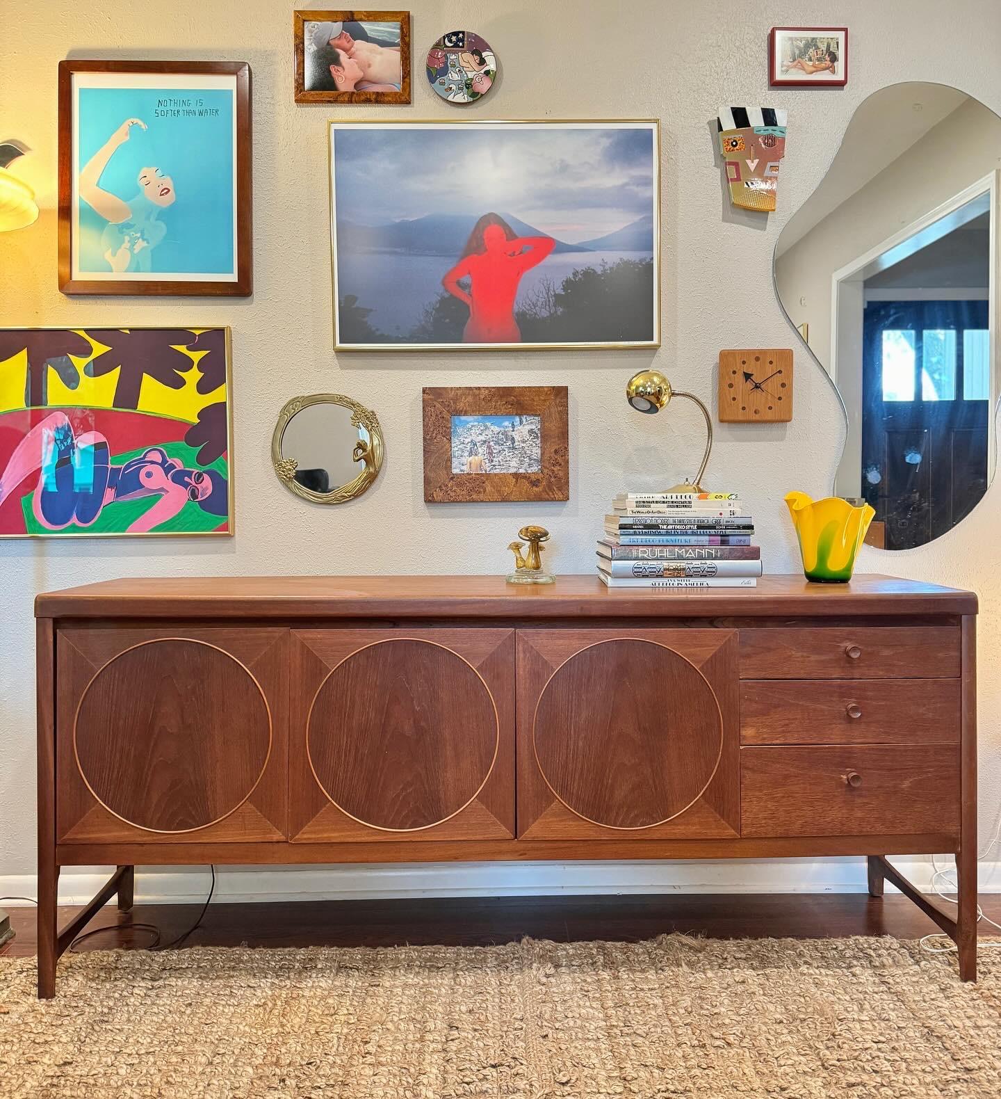 Mid century modern circles teak sideboard by Nathan Furniture, circa 1960s For Sale 2