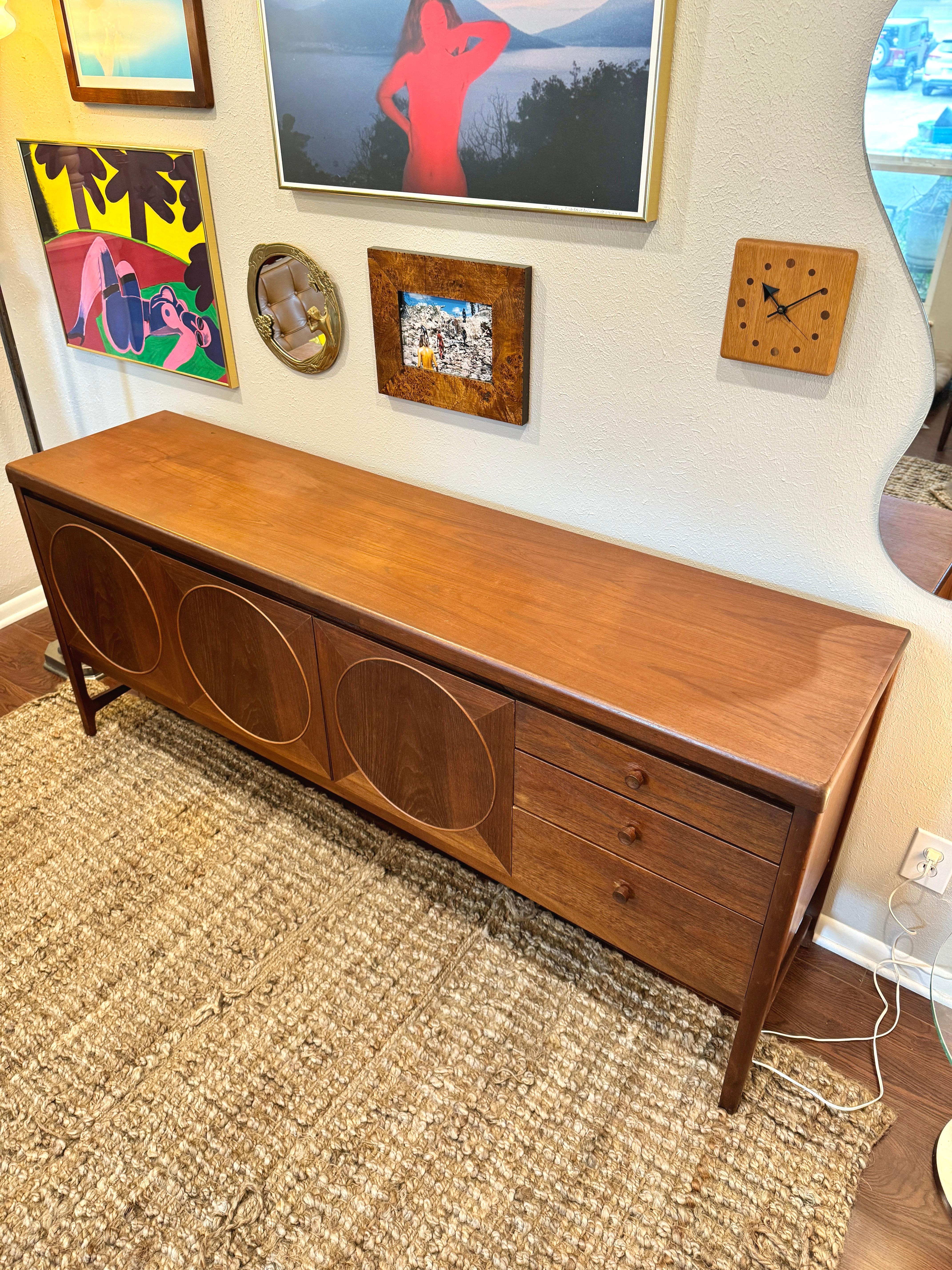 Mid century modern circles teak sideboard by Nathan Furniture, circa 1960s For Sale 7