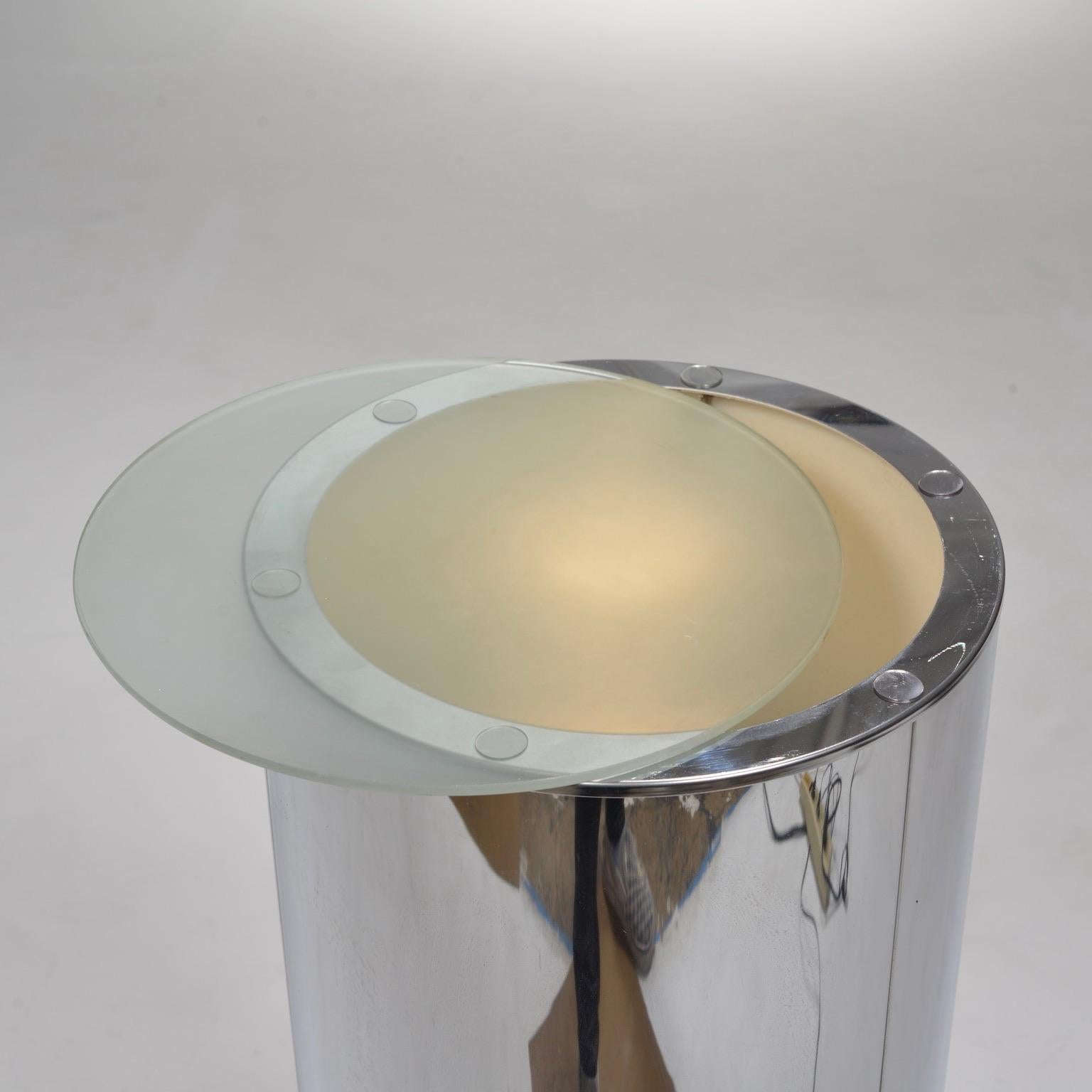 Italian Mid Century Modern Circular Chrome Table Lamp For Sale