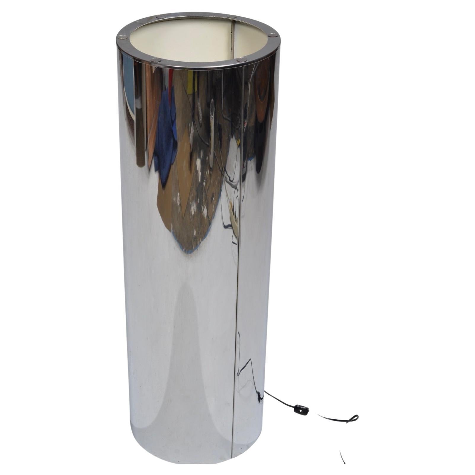 Mid Century Modern Circular Chrome Table Lamp For Sale