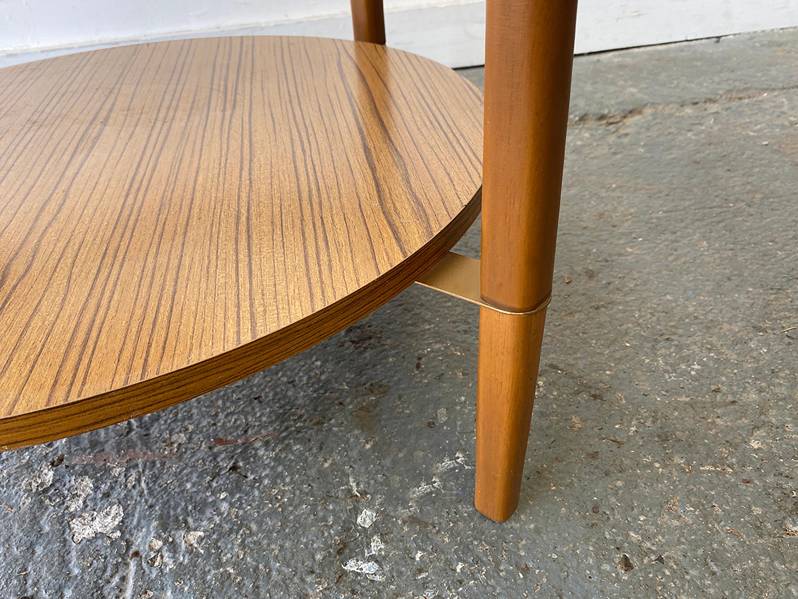 Mid-Century Modern circular coffee table by Schreiber For Sale 2
