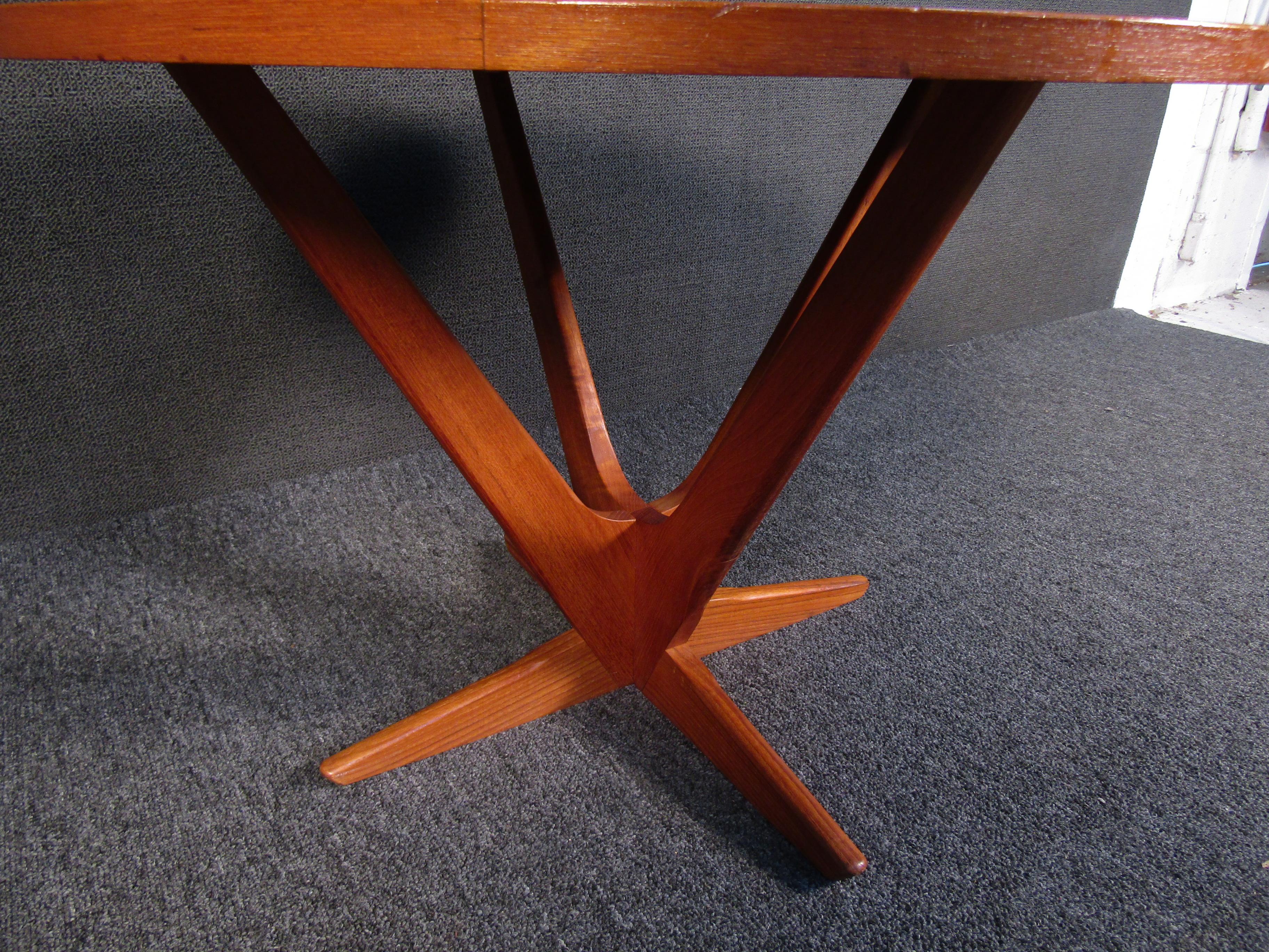 20th Century Mid-Century Modern Circular Side Table For Sale