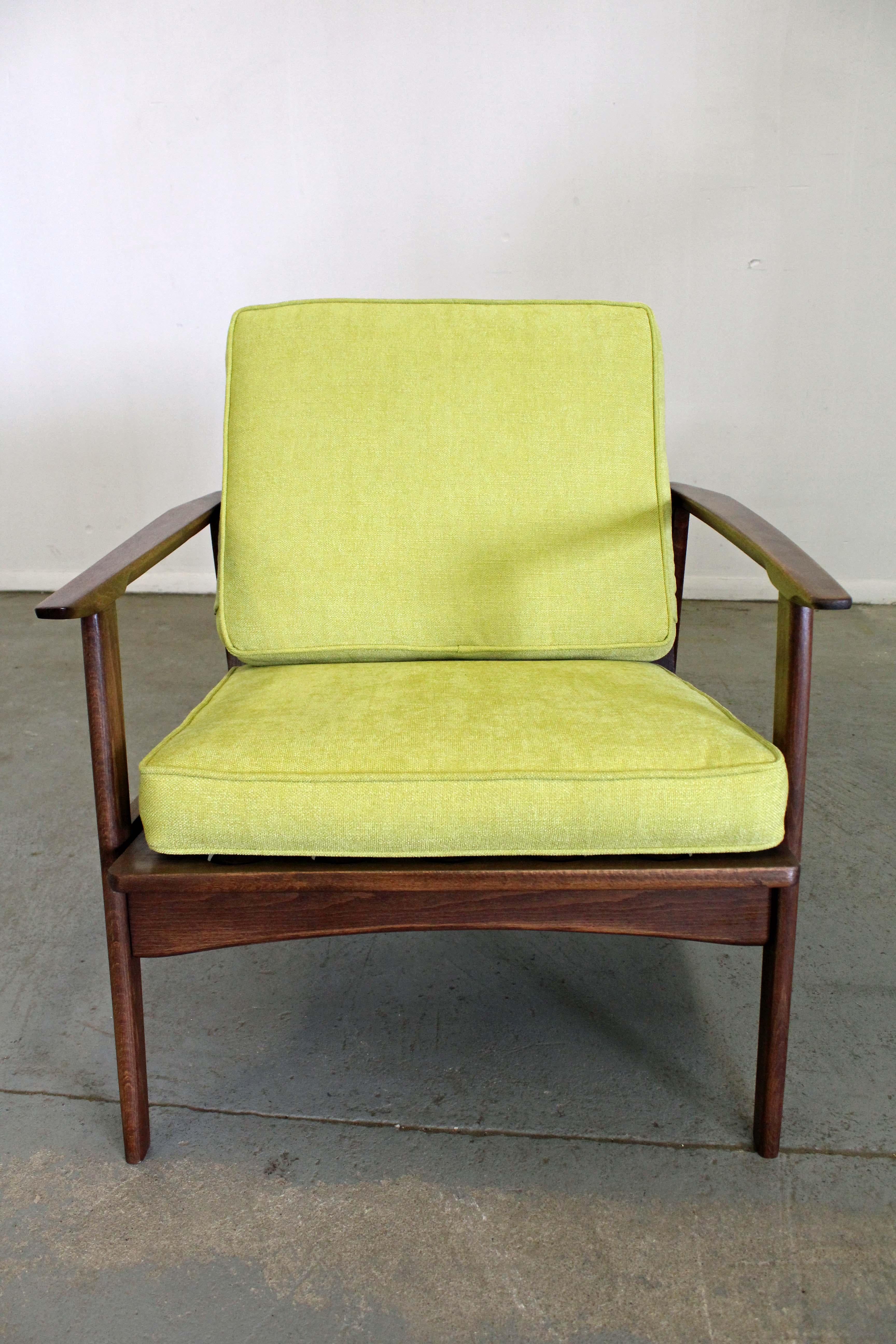 Unknown Mid-Century Modern 'Citron' Walnut Lounge Armchair