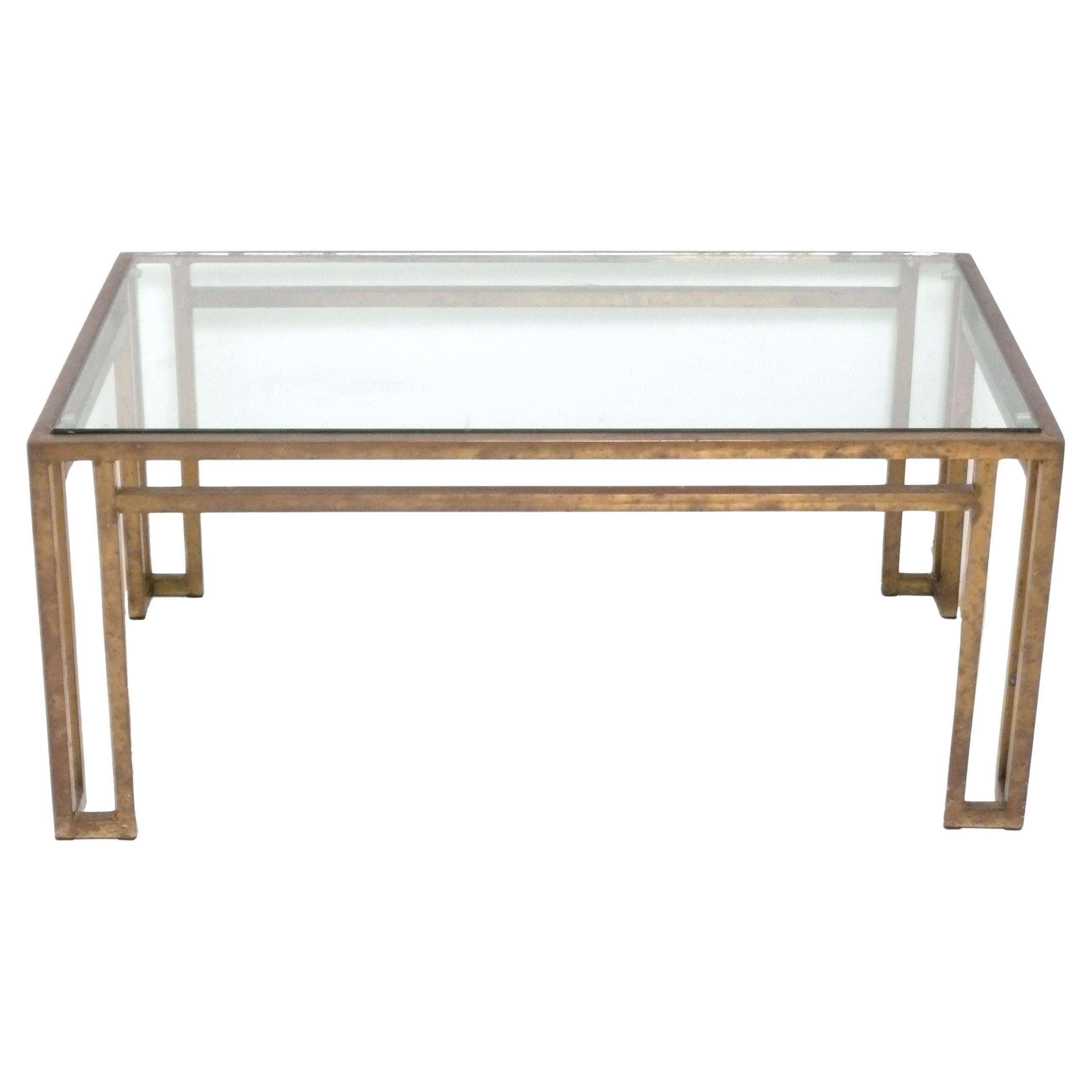 Mesa de centro de latón de líneas limpias, moderna de mediados de siglo, con mucha pátina