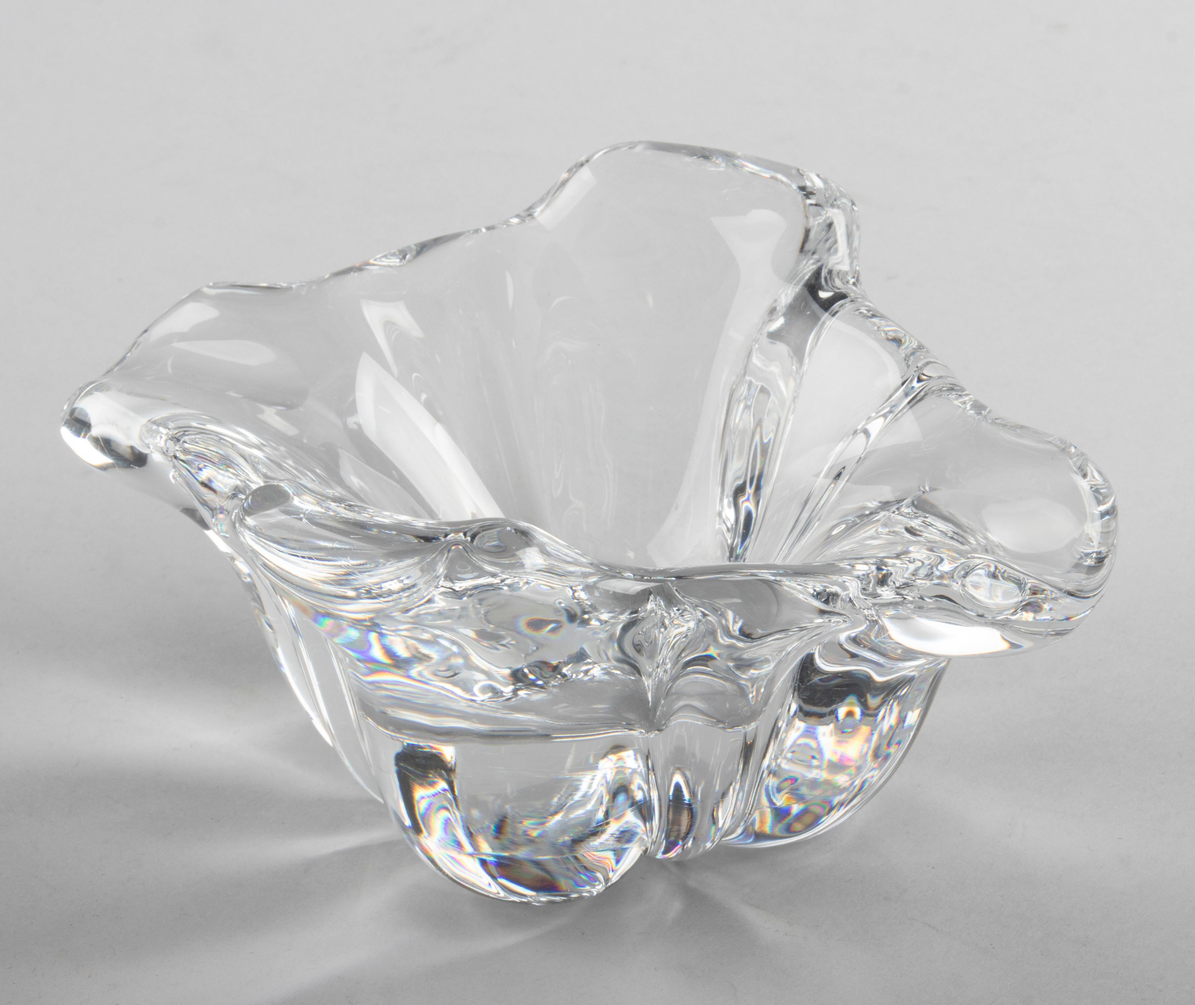 Bol en cristal transparent moderne du milieu du siècle dernier signé Val Saint Lambert en vente 1