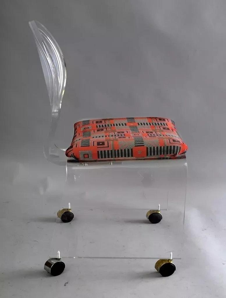 Mid-Century Modern Mid Century Modern Clear Lucite Round Back Waterfall Vanity Side Chair by Hill For Sale