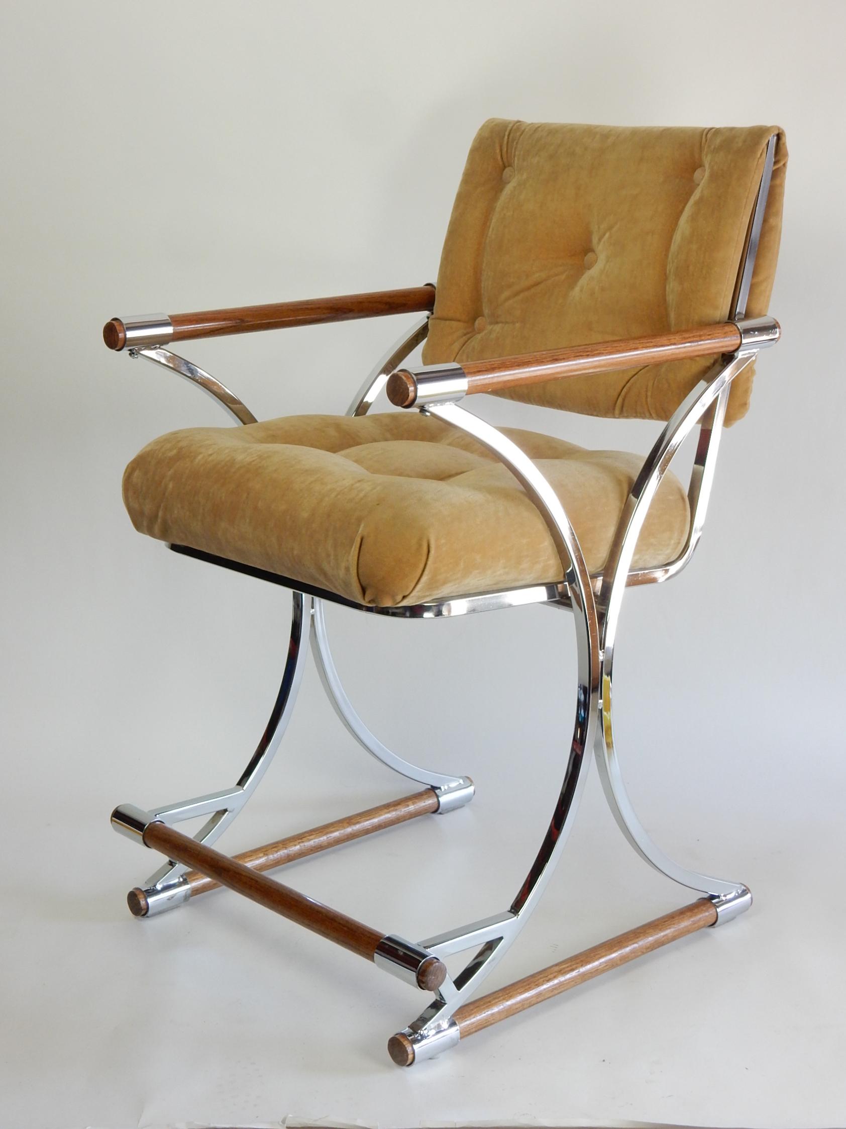 Mid-Century Modern Cleo Baldon Style Chrome Bar Stool Arm Chairs Set of 3 In Good Condition In Las Vegas, NV