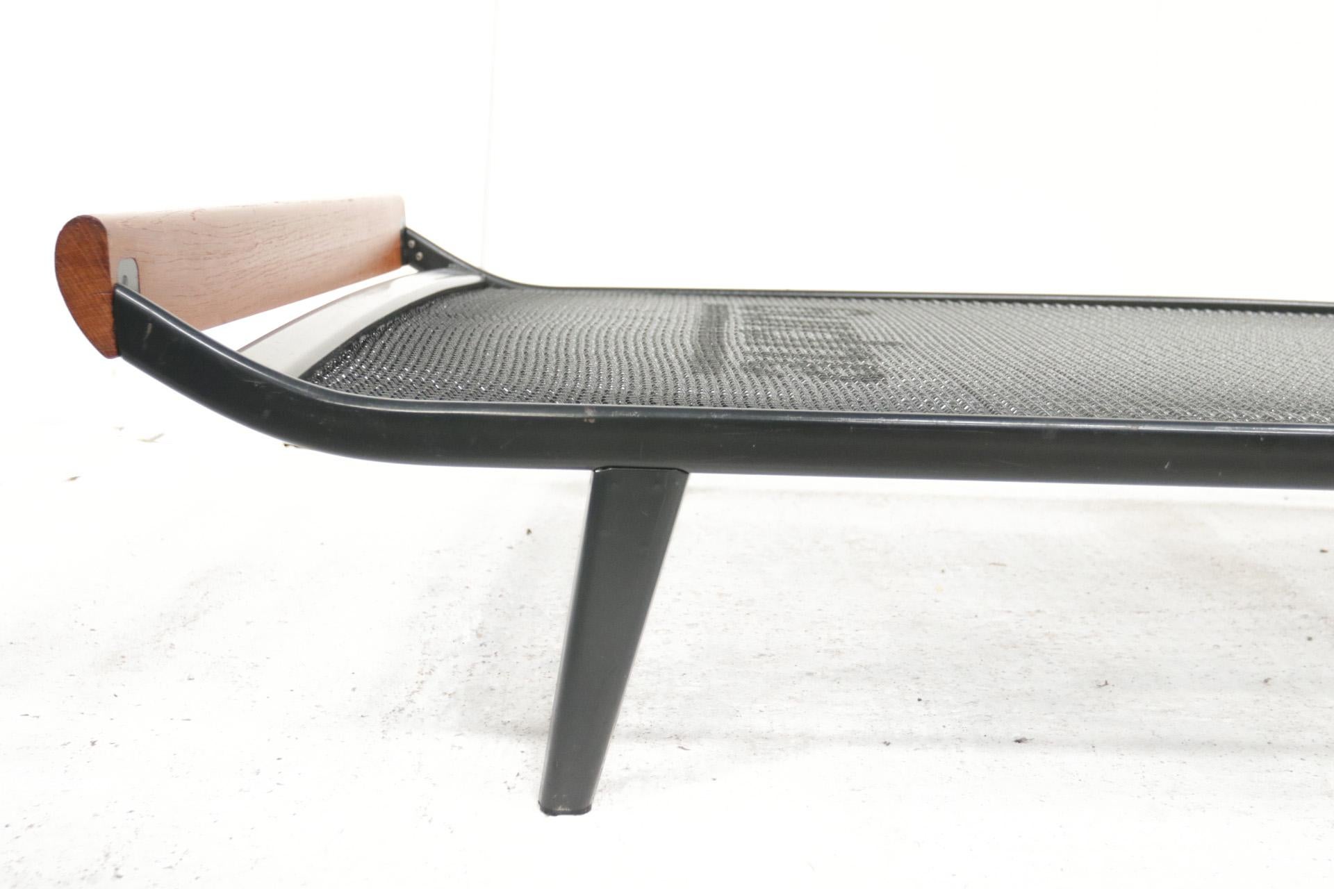 Mid-Century Modern Cleopatra Daybed by Dick Cordemeijer, 1953 In Good Condition For Sale In Boven Leeuwen, NL