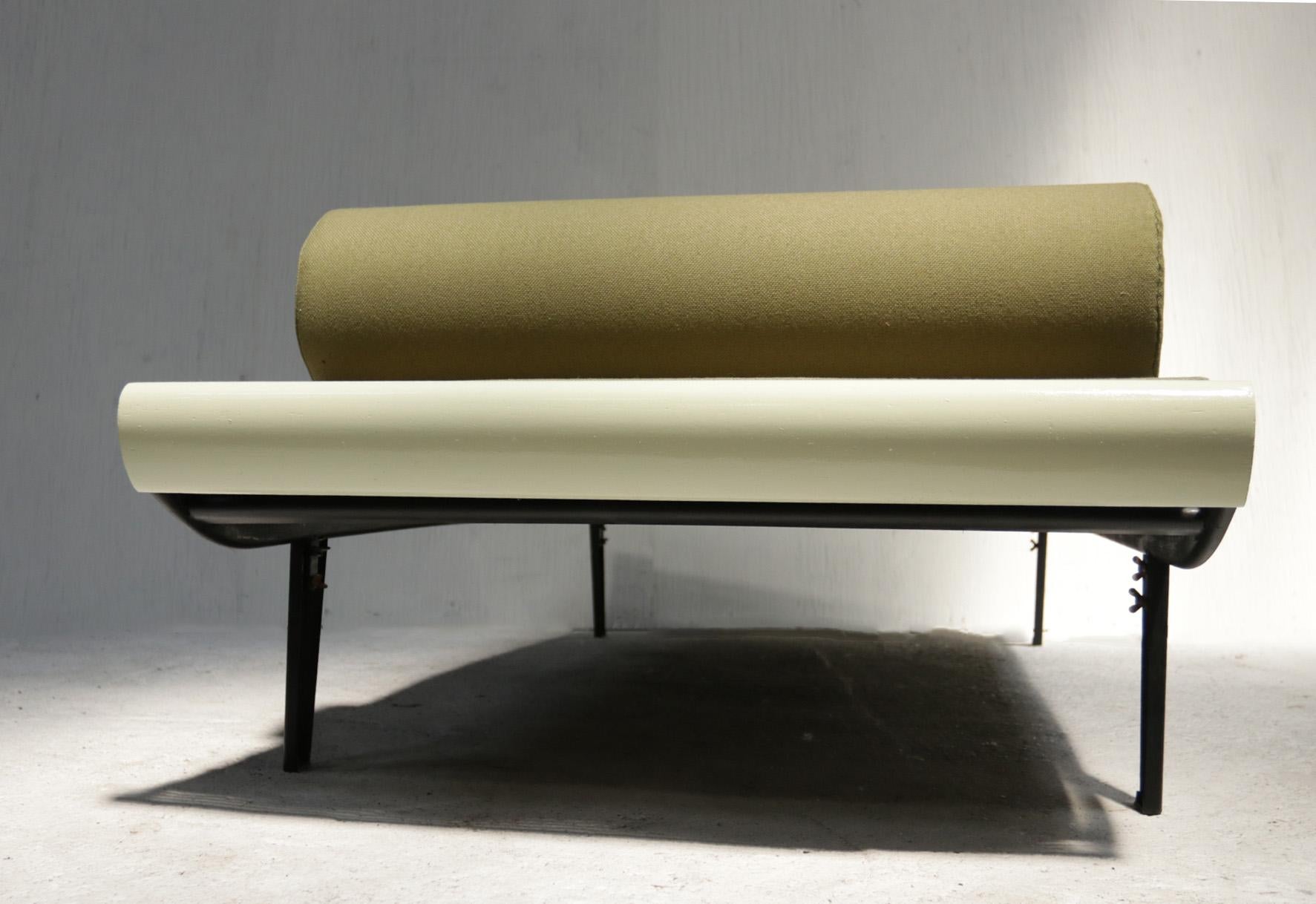 Mid-Century Modern Cleopatra Daybed Olive green by Dick Cordemeijer, 1953 2