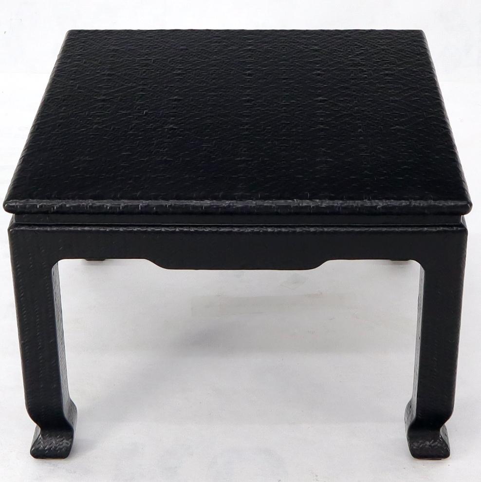 Inconnu Table d'appoint carrée enveloppée de tissu mi-siècle moderne, table d'appoint carrée en vente