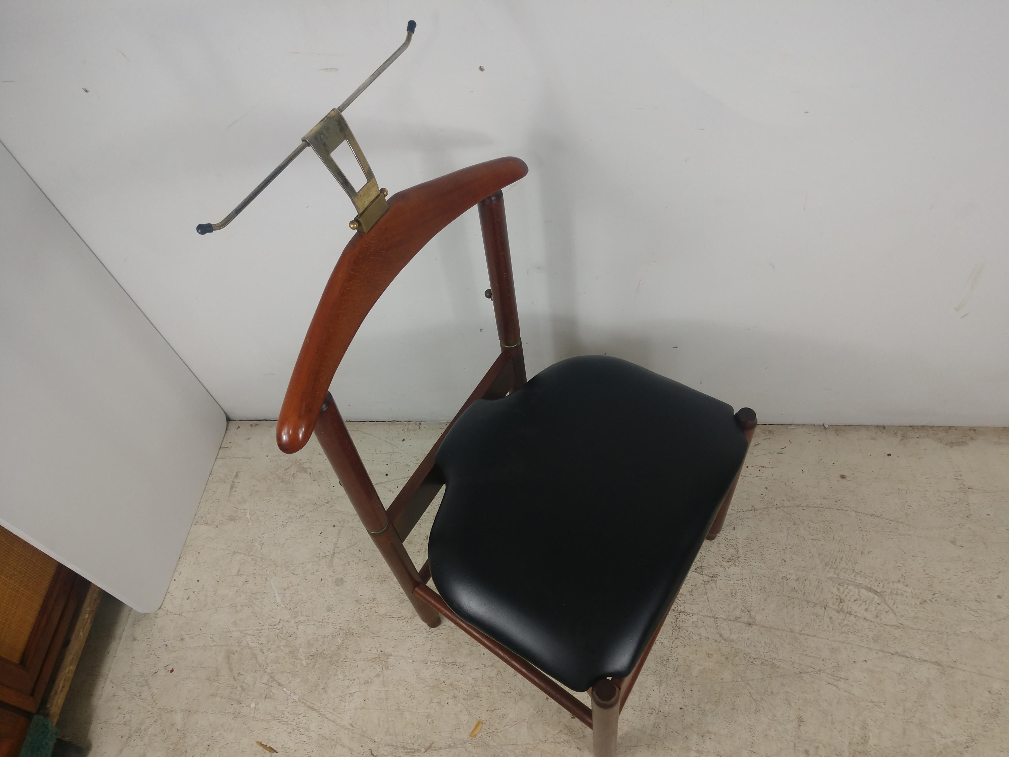 Italian Mid-Century Modern Clothes Valet by Fratelli Regiutti