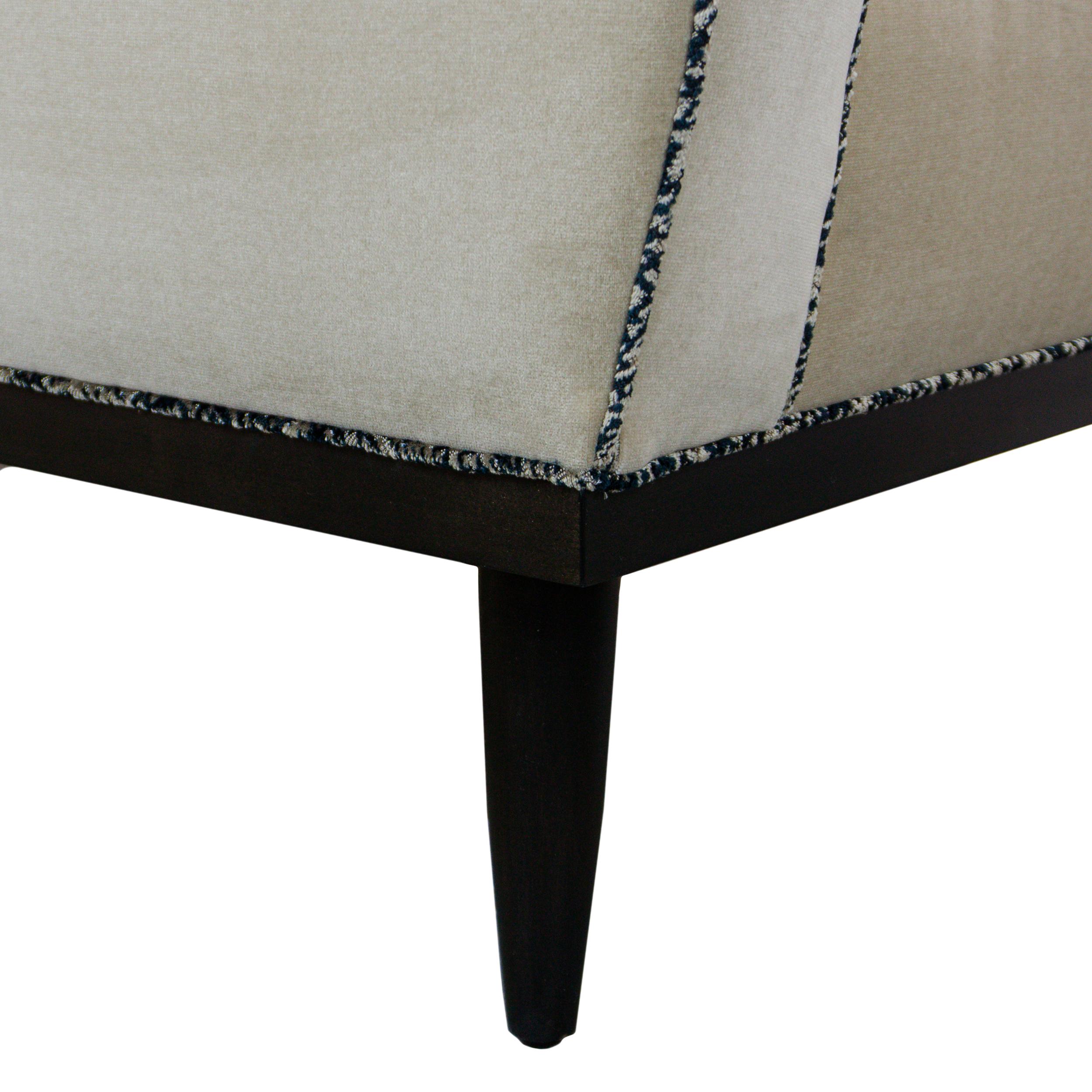 Moderner Clubsessel aus der Jahrhundertmitte mit beigem Samt und karbongebeizten Beinen, Custom NA im Angebot 6