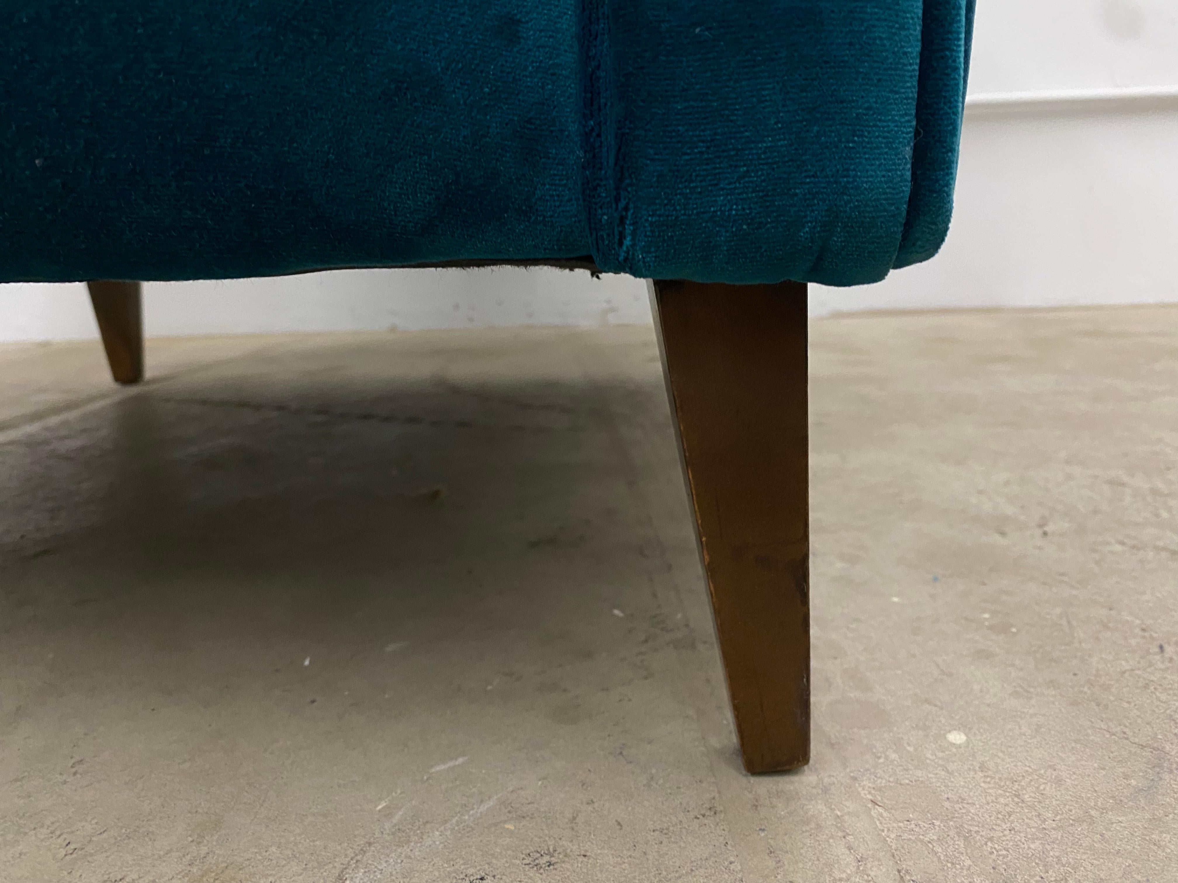 Mid Century Modern Club Chair In Green Velvet For Sale 4