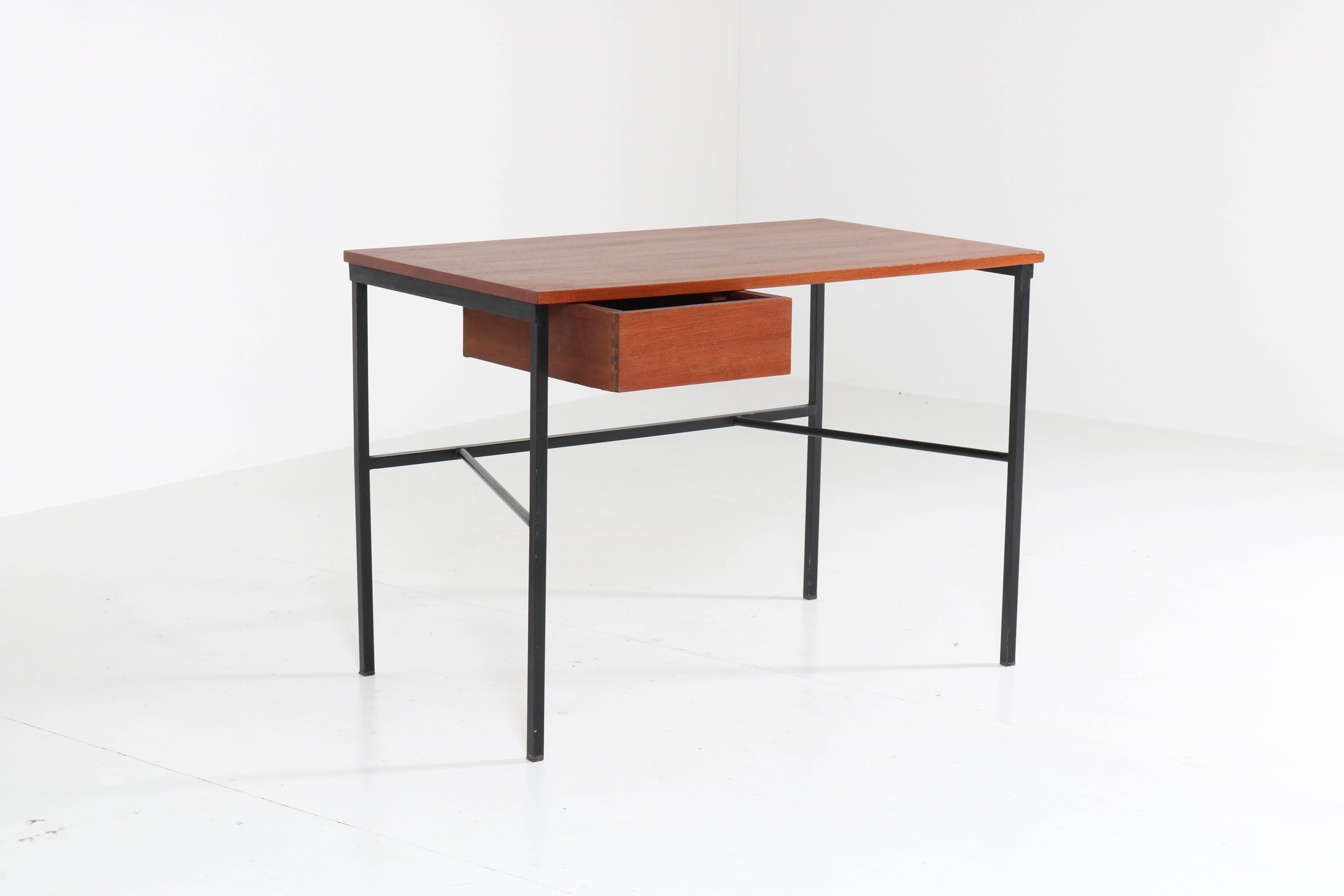 Mid-Century Modern CM 174 Desk by Pierre Paulin for Trefac Belgium, 1950s In Good Condition In Amsterdam, NL