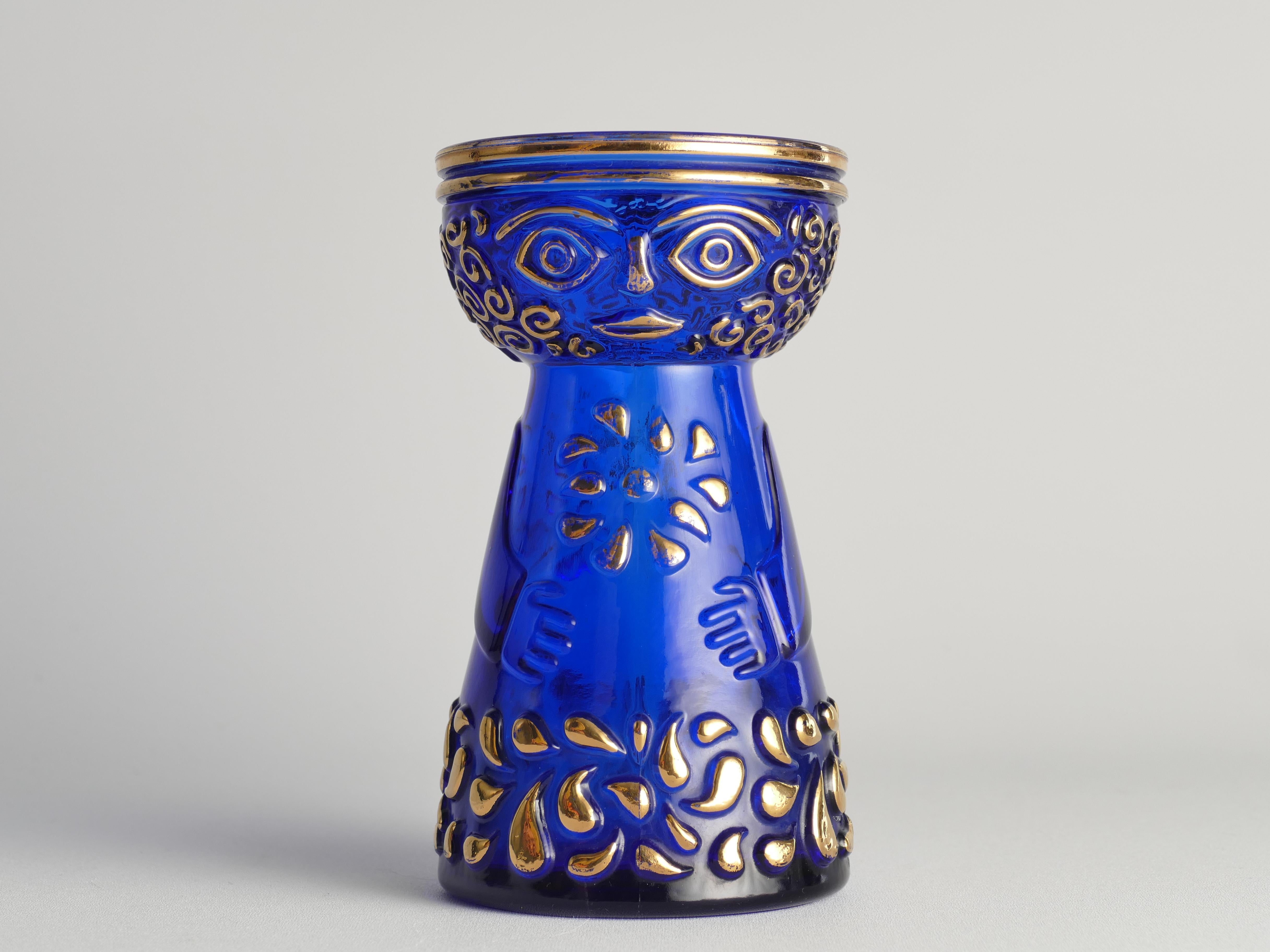 Vase Hyacinth moderne du milieu du siècle dernier en verre bleu cobalt et or par Walther Glas en vente 3