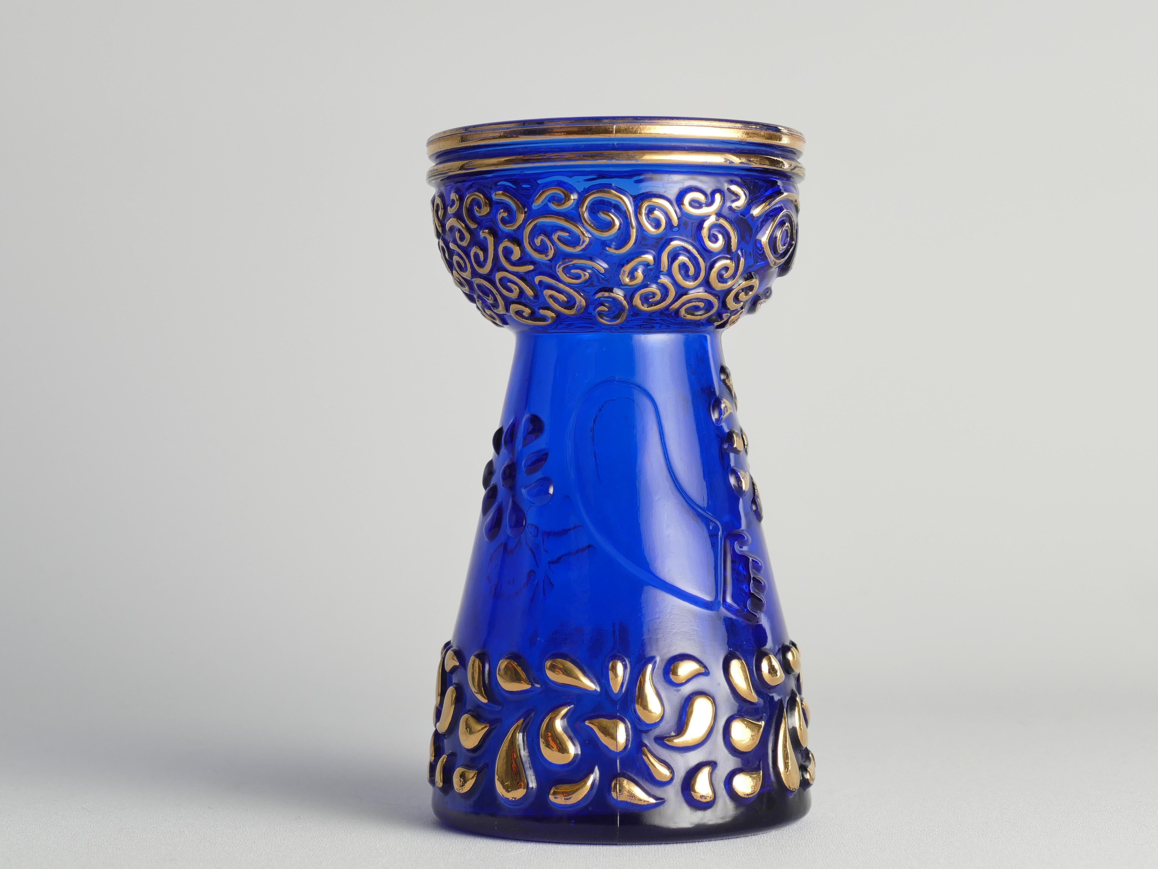 Pressé Vase Hyacinth moderne du milieu du siècle dernier en verre bleu cobalt et or par Walther Glas en vente