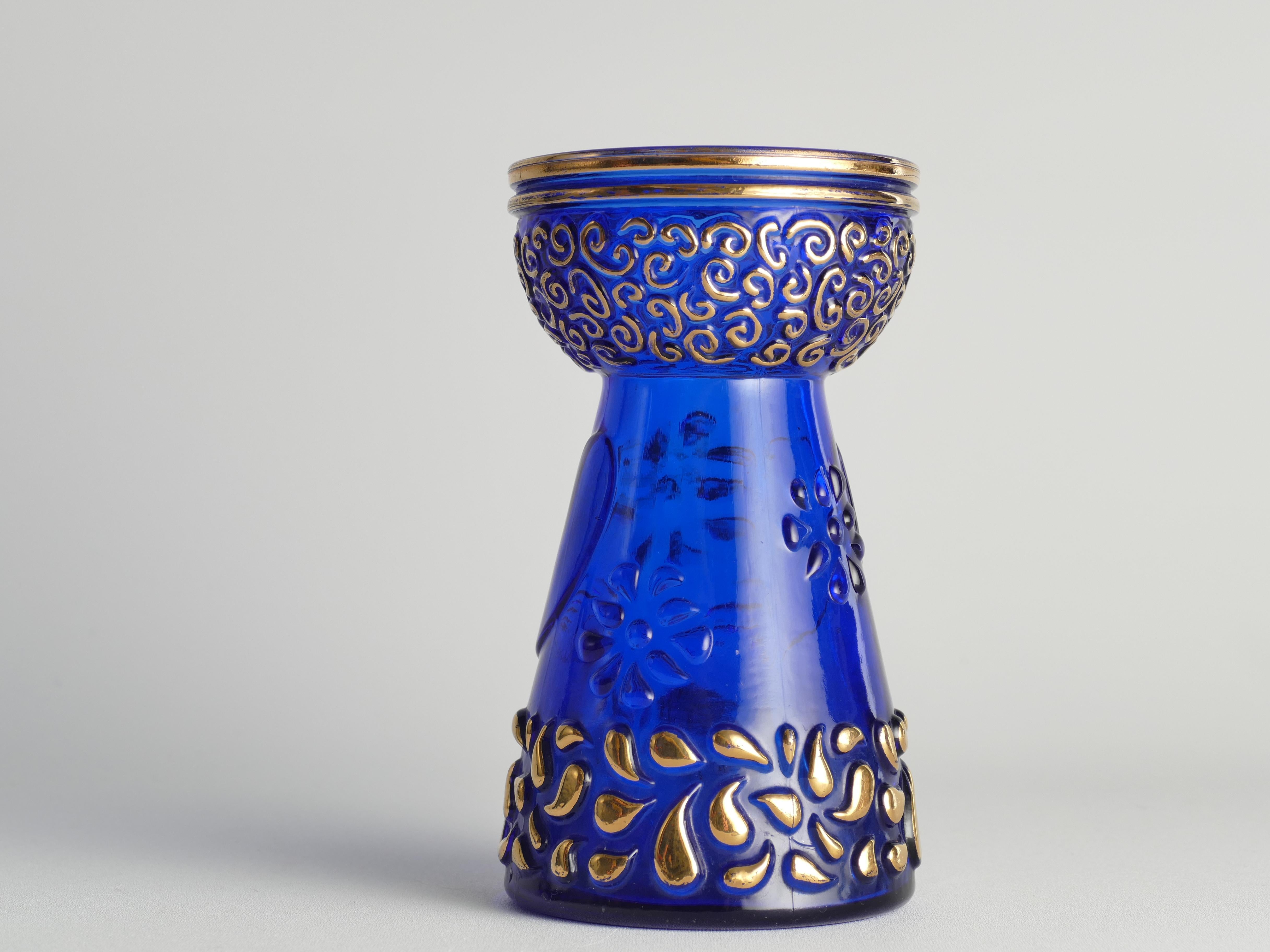 Fin du 20e siècle Vase Hyacinth moderne du milieu du siècle dernier en verre bleu cobalt et or par Walther Glas en vente