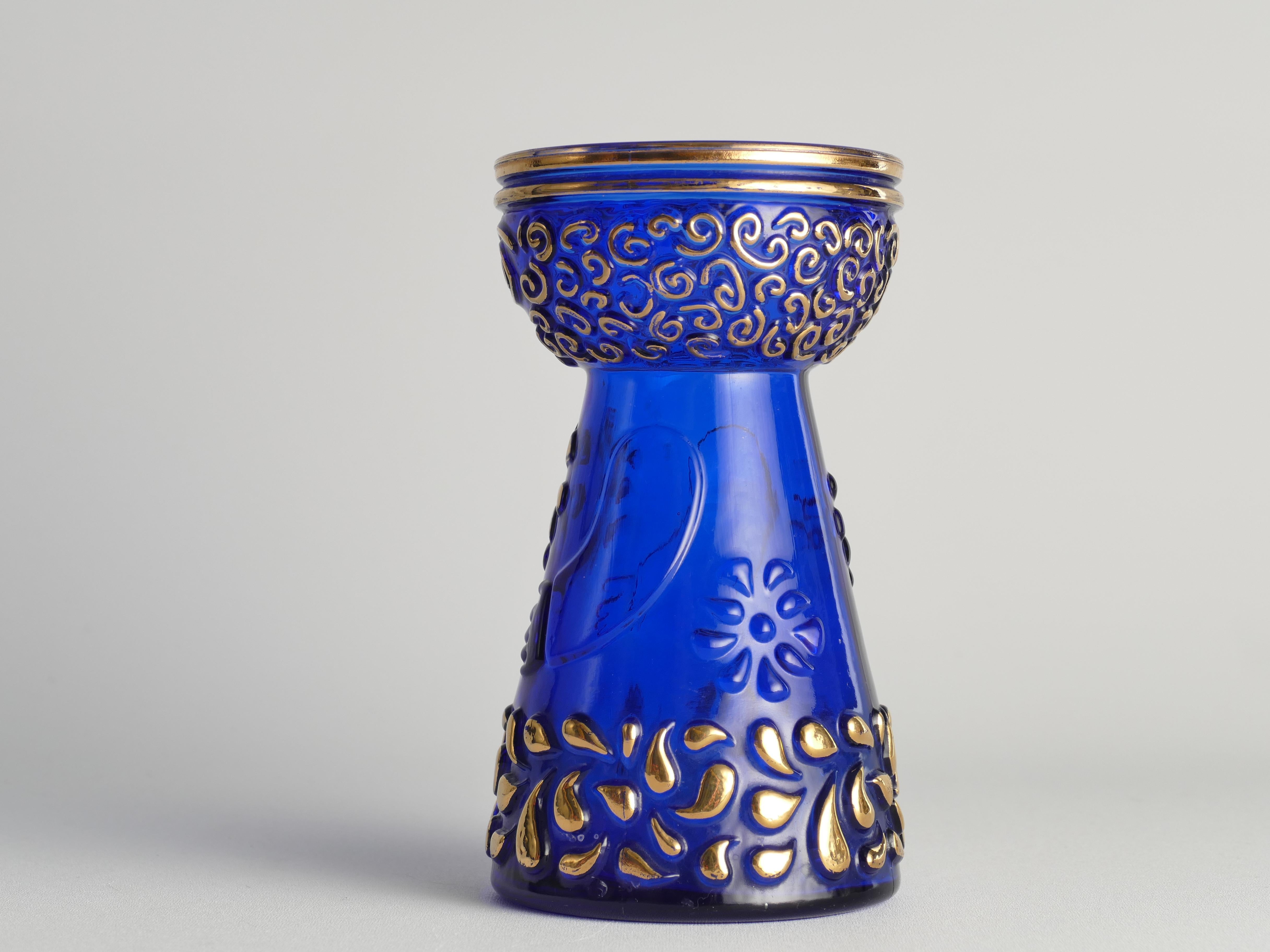 Or Vase Hyacinth moderne du milieu du siècle dernier en verre bleu cobalt et or par Walther Glas en vente