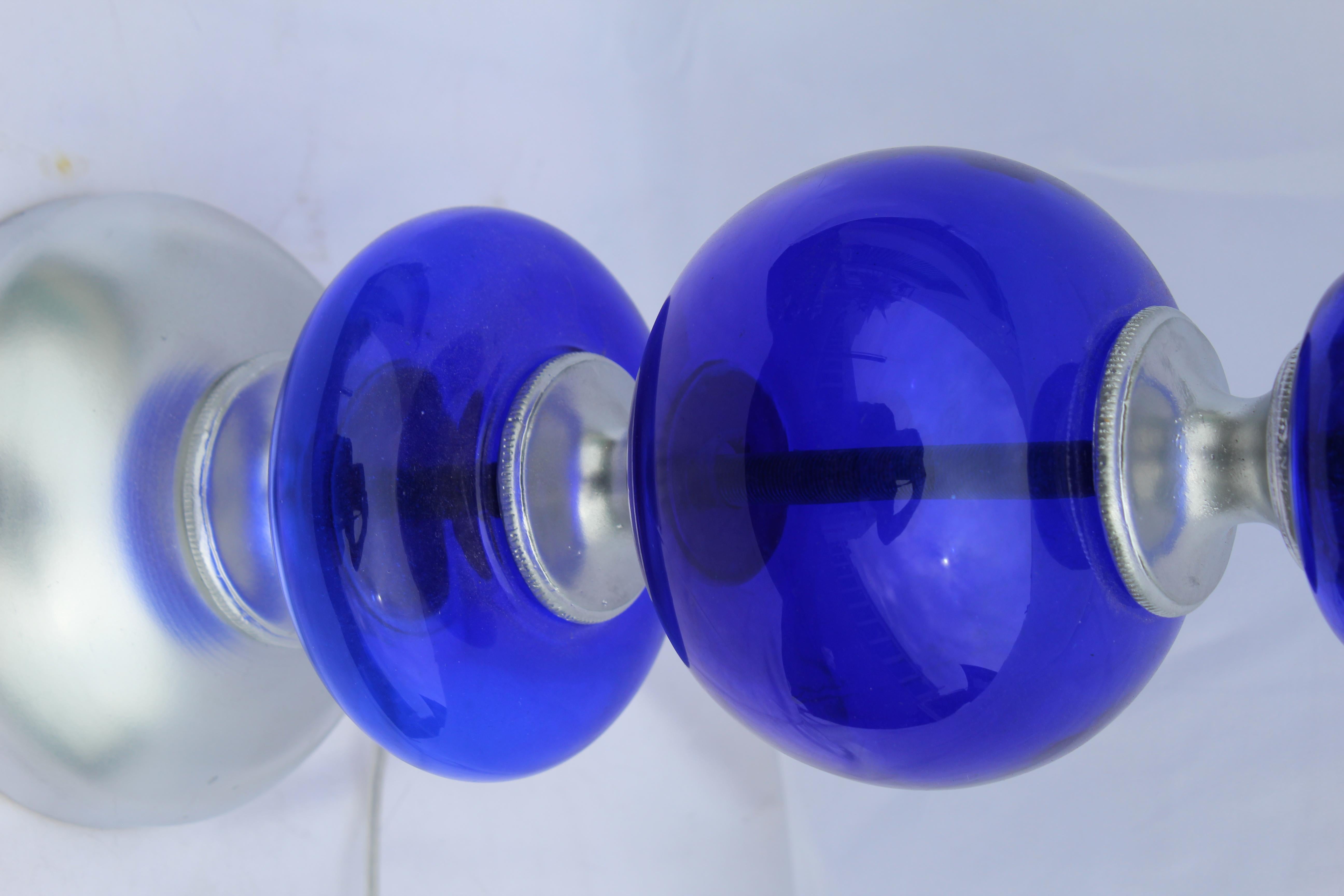 Mid-Century Modern Paire de lampes en verre bleu cobalt du milieu du siècle dernier en vente
