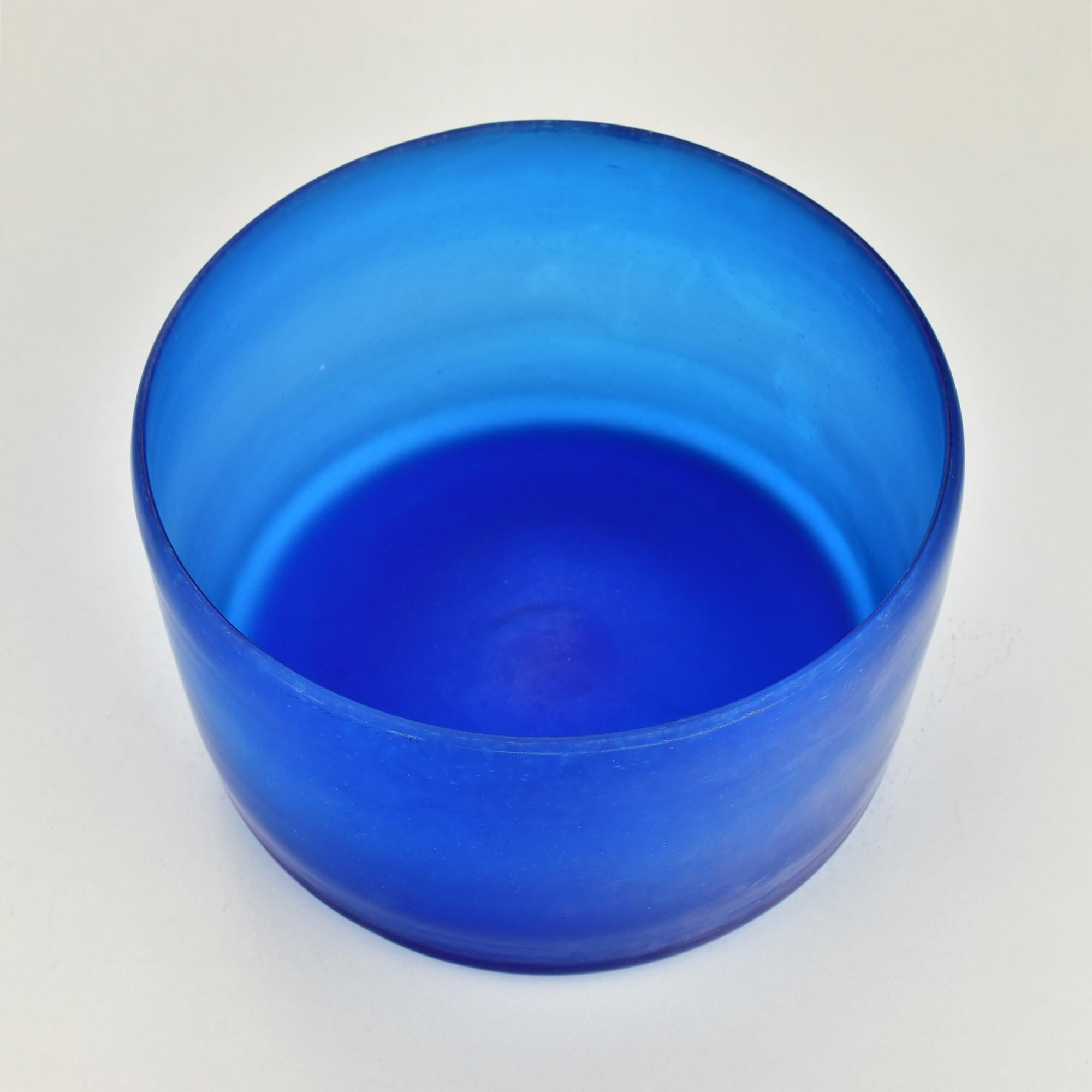 Mid-Century Modern Cobalt Blue Scavo Glass Bowl by Cenedese Murano Italy For Sale 2