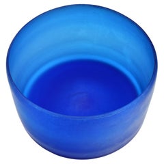 Bol en verre Scavo bleu cobalt mi-siècle moderne de Cenedese Murano, Italie