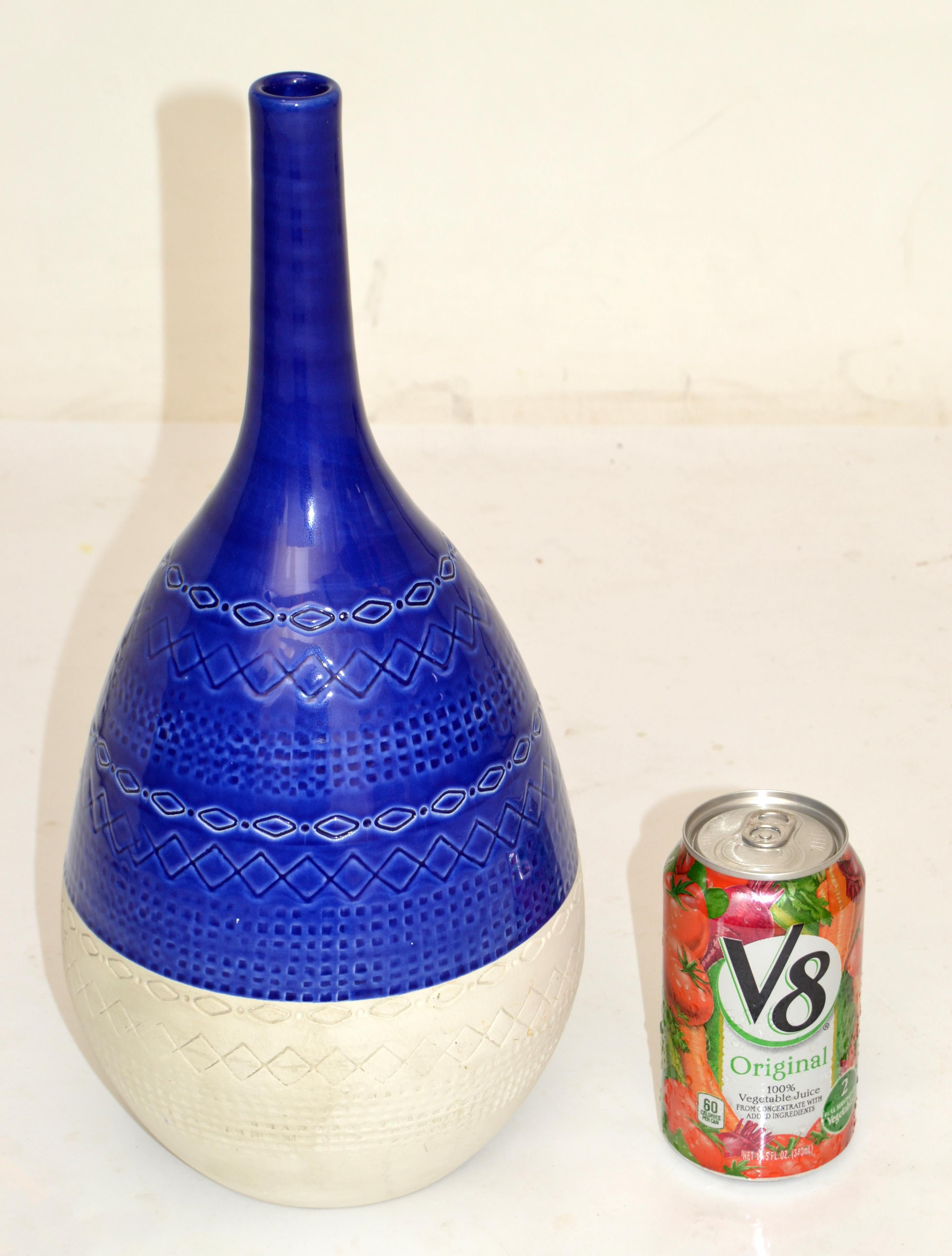Mid-Century Modern Cobalt Blue & White Bitossi Style Ceramic Tadinate Vase Italy For Sale 2