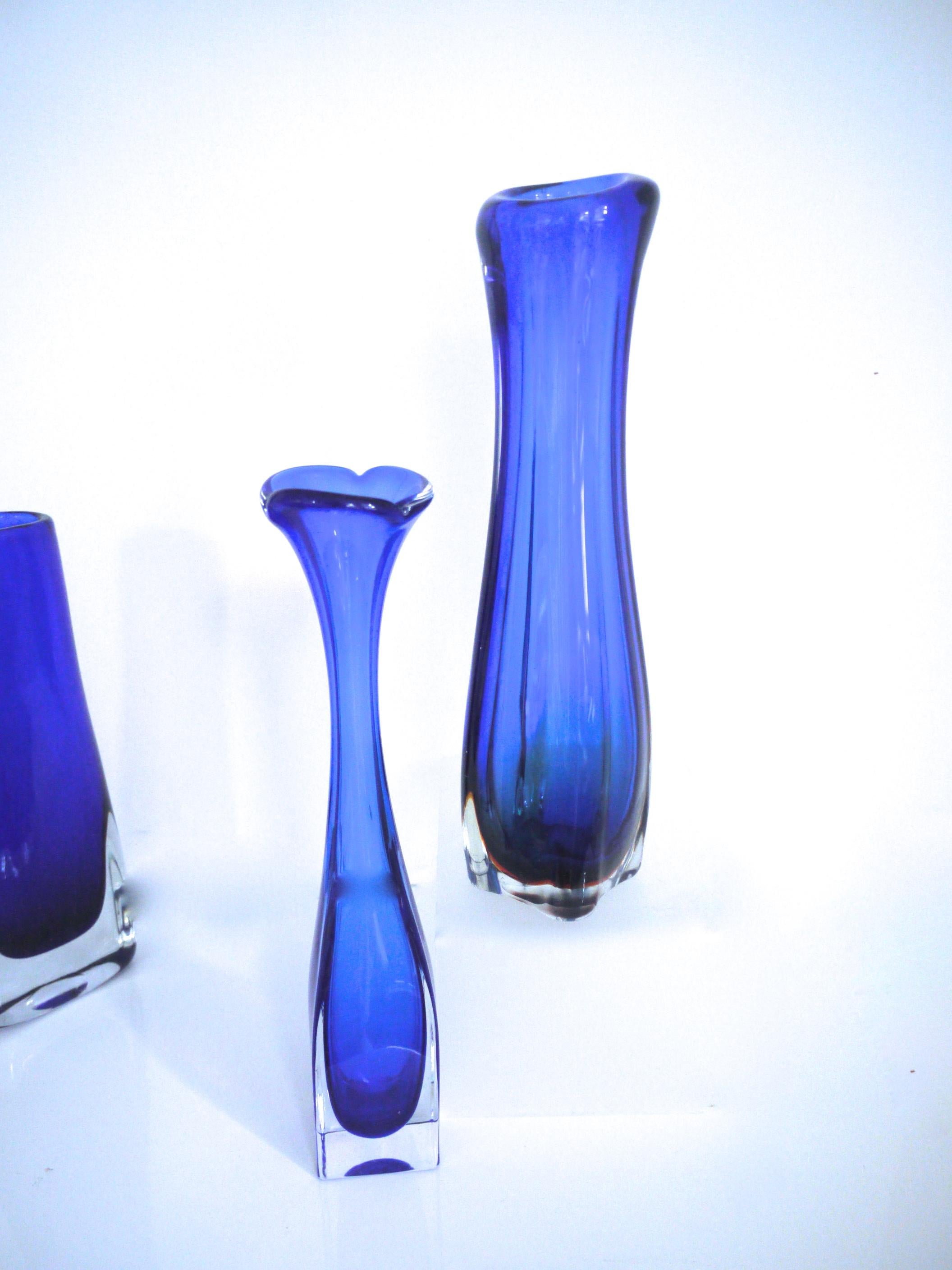 Mid-Century Modern Cobalt Glass Scandinavian Glass Vase Nuutajarvi Early 1970s In Good Condition For Sale In Halstead, GB