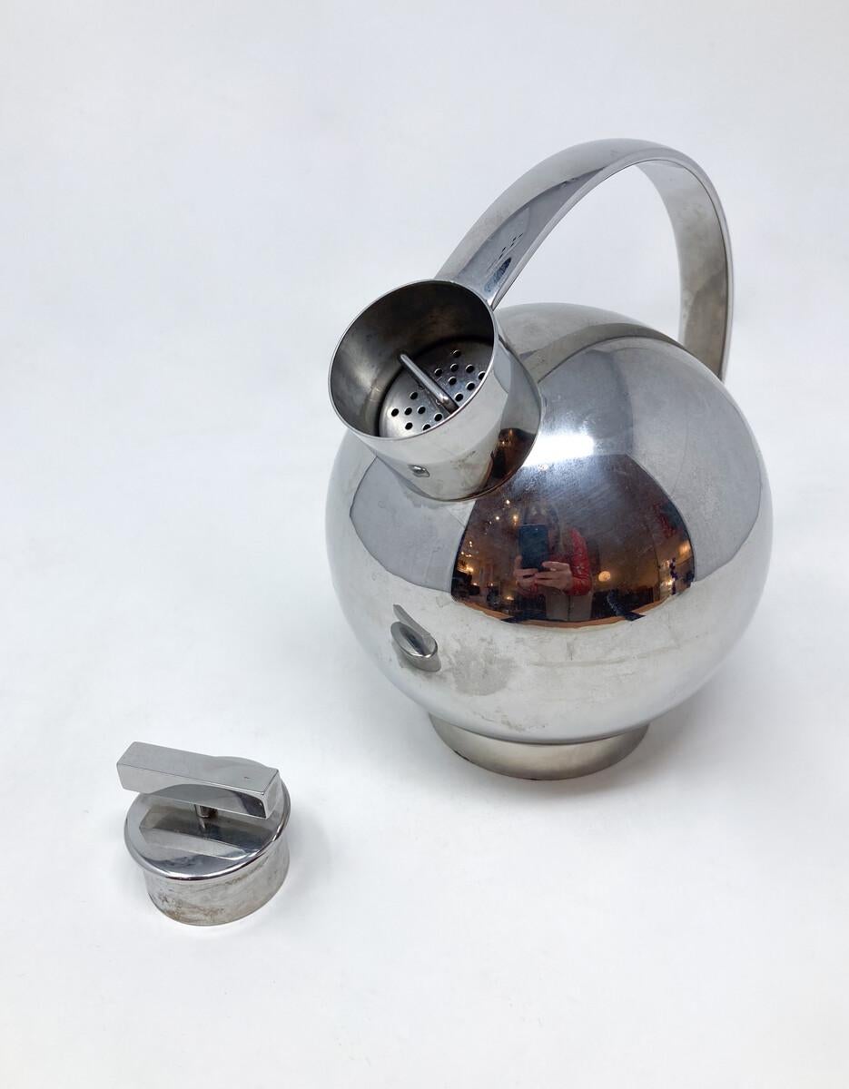 Moderner Cocktailshaker aus der Mitte des Jahrhunderts von Marianne Brandt für Alessi, Italien im Zustand „Gut“ in Brussels, BE