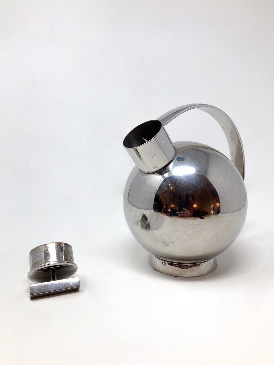 Moderner Cocktailshaker aus der Mitte des Jahrhunderts von Marianne Brandt für Alessi, Italien (Metall)