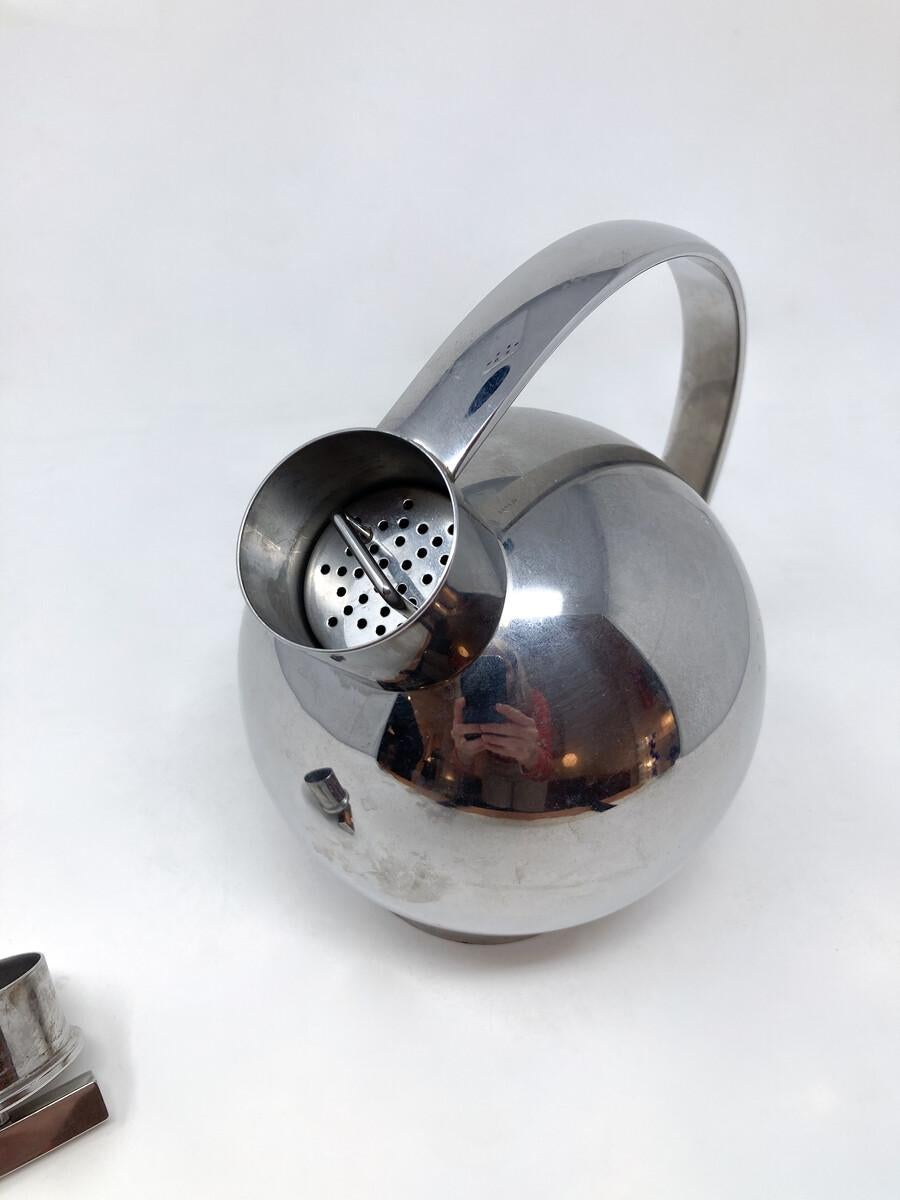 Moderner Cocktailshaker aus der Mitte des Jahrhunderts von Marianne Brandt für Alessi, Italien 1