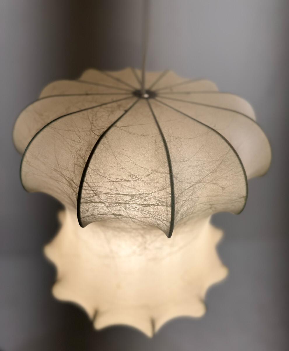 Mid-Century Modern Cocoon Pendant Lamp by Achille Castiglioni, Italy , 1960s In Good Condition For Sale In Brussels, BE