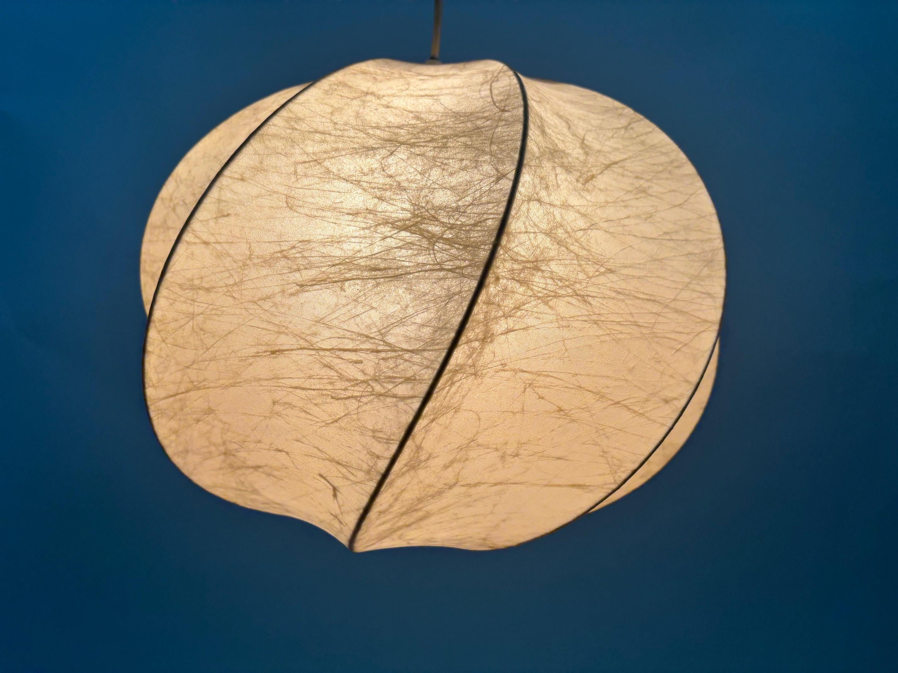 Milieu du XXe siècle Lampe à suspension cocon moderne mi-siècle, années 1960, Italie en vente