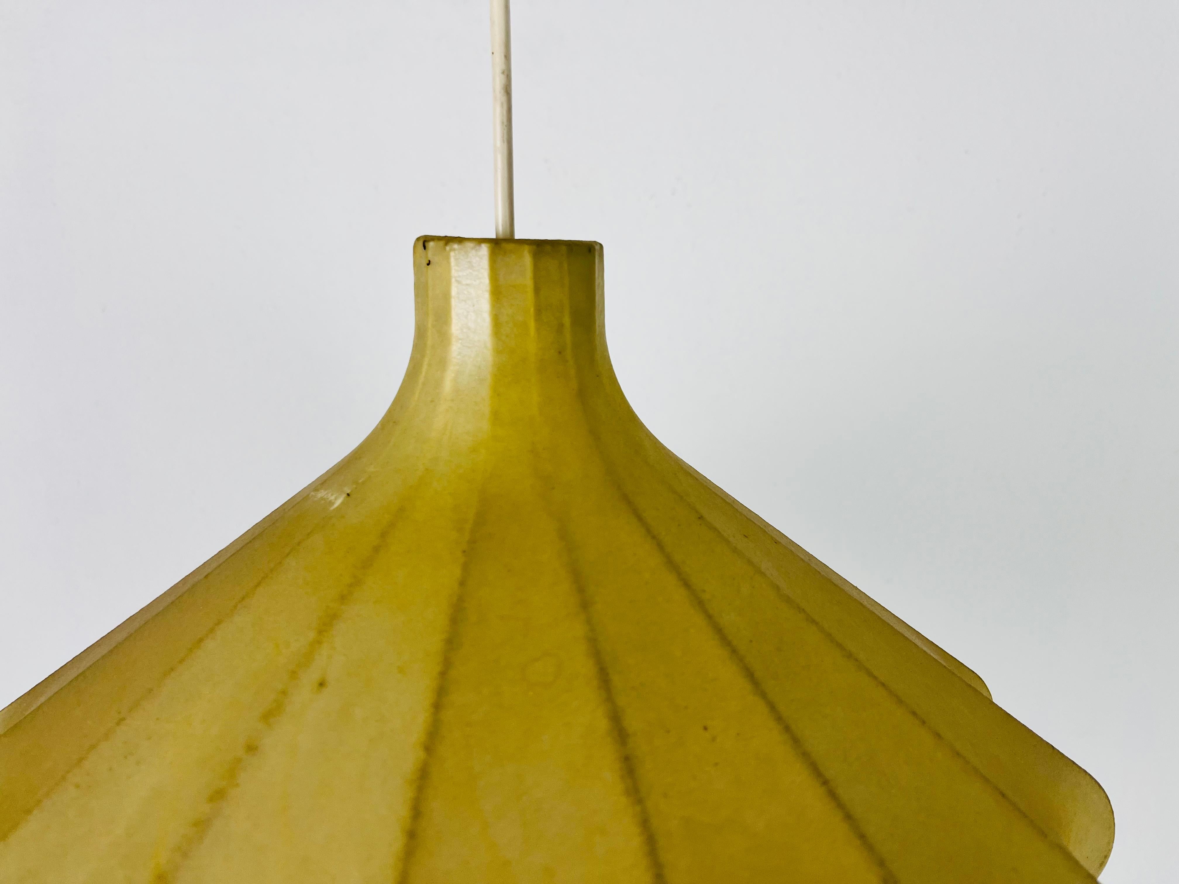 Mid-Century Modern Cocoon Pendant Light, 1960s, Italy For Sale 2