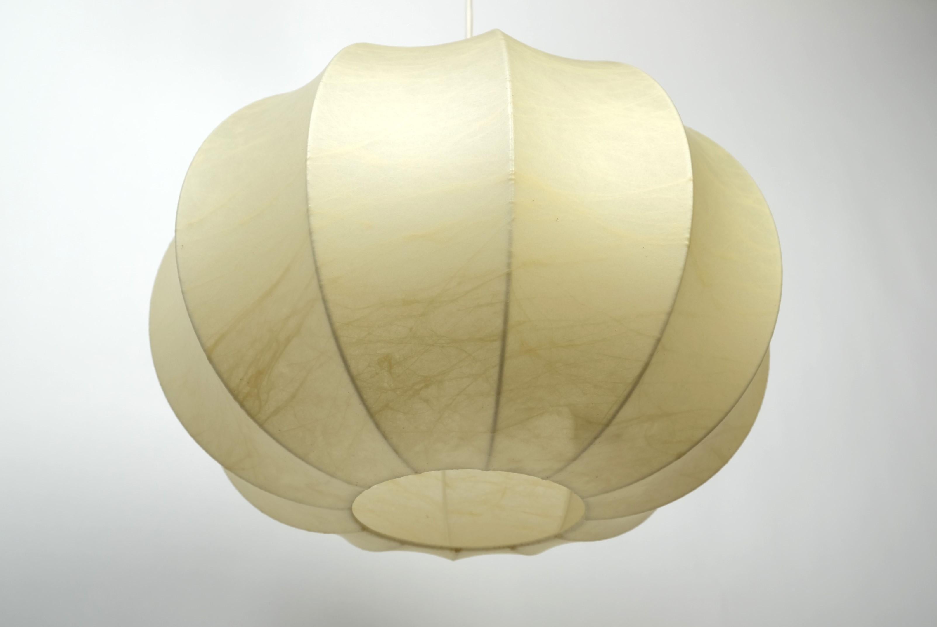 Lampe pendante cocon moderne du milieu du siècle dernier, Italie, années 1960 4