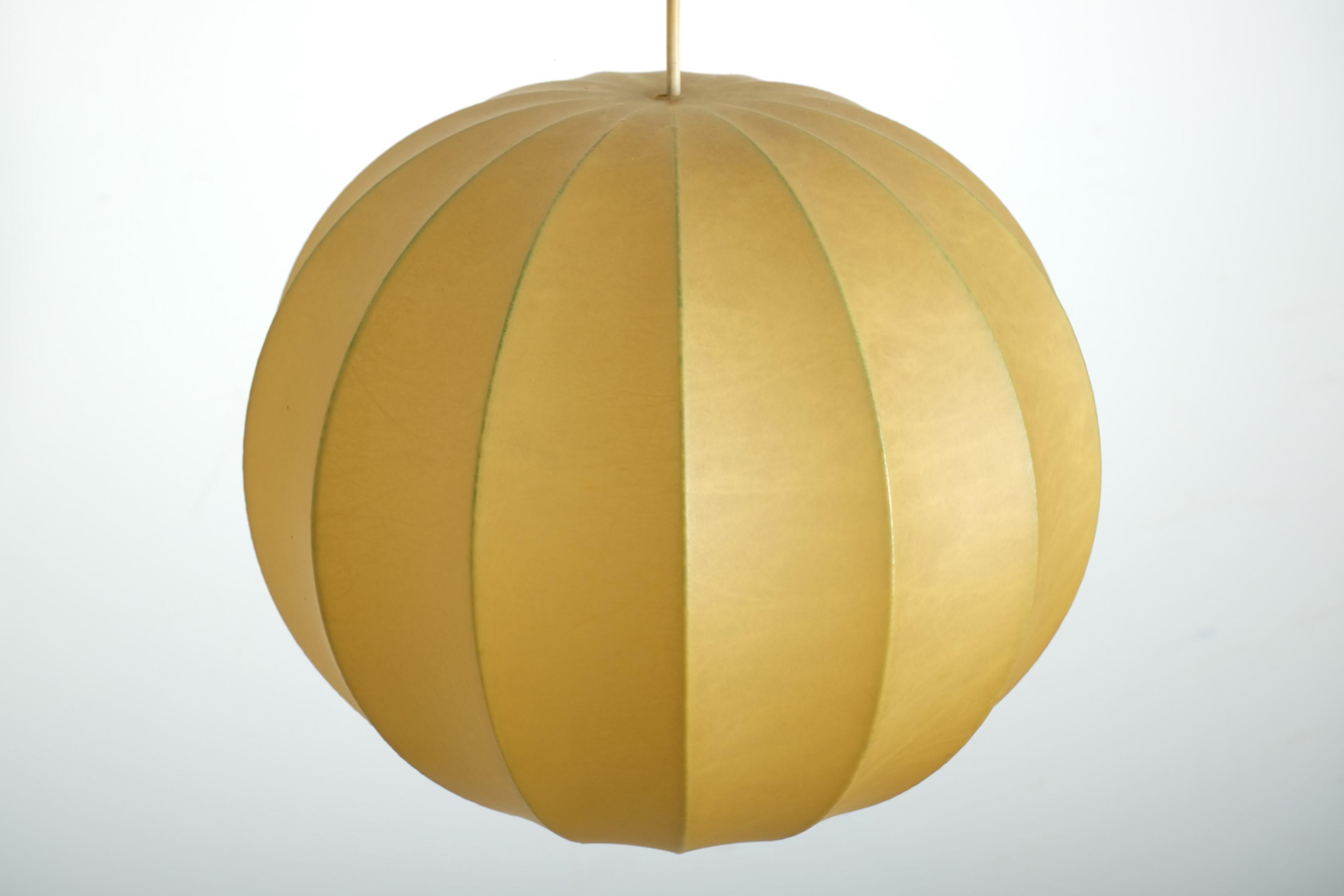 Mid-Century Modern Cocoon Pendant Light, Italy 1960s For Sale 5