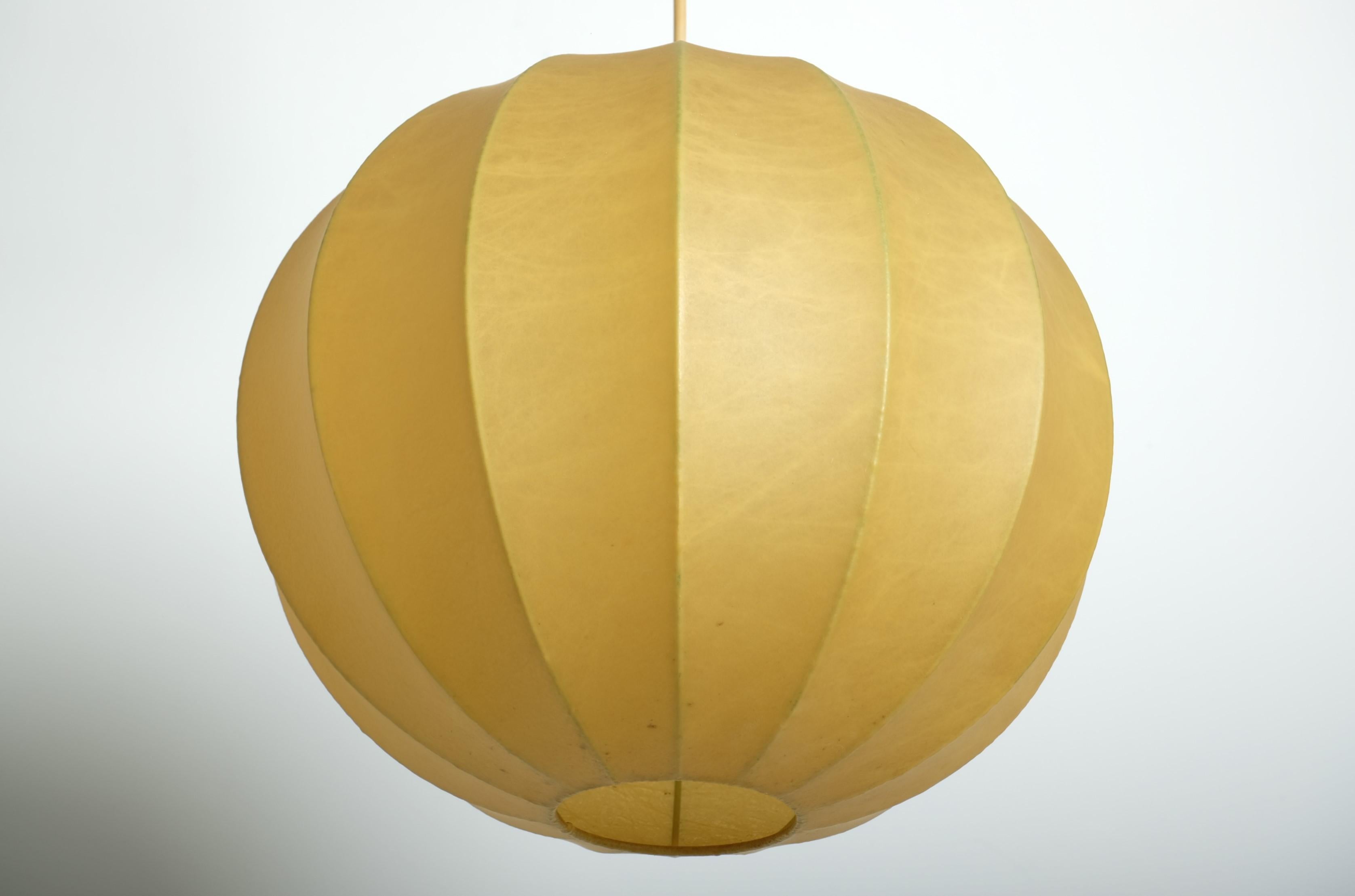 Mid-Century Modern Cocoon Pendant Light, Italy 1960s For Sale 6