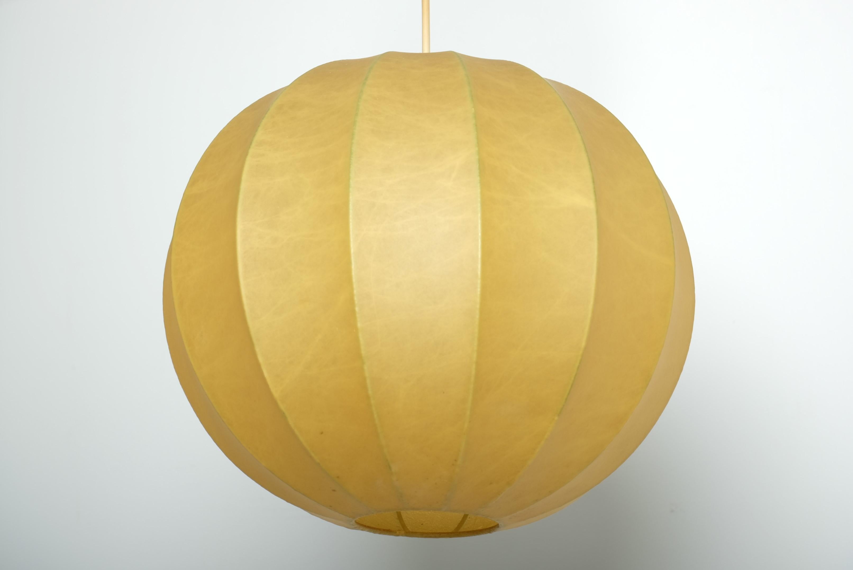 Mid-Century Modern Cocoon Pendant Light, Italy 1960s For Sale 8