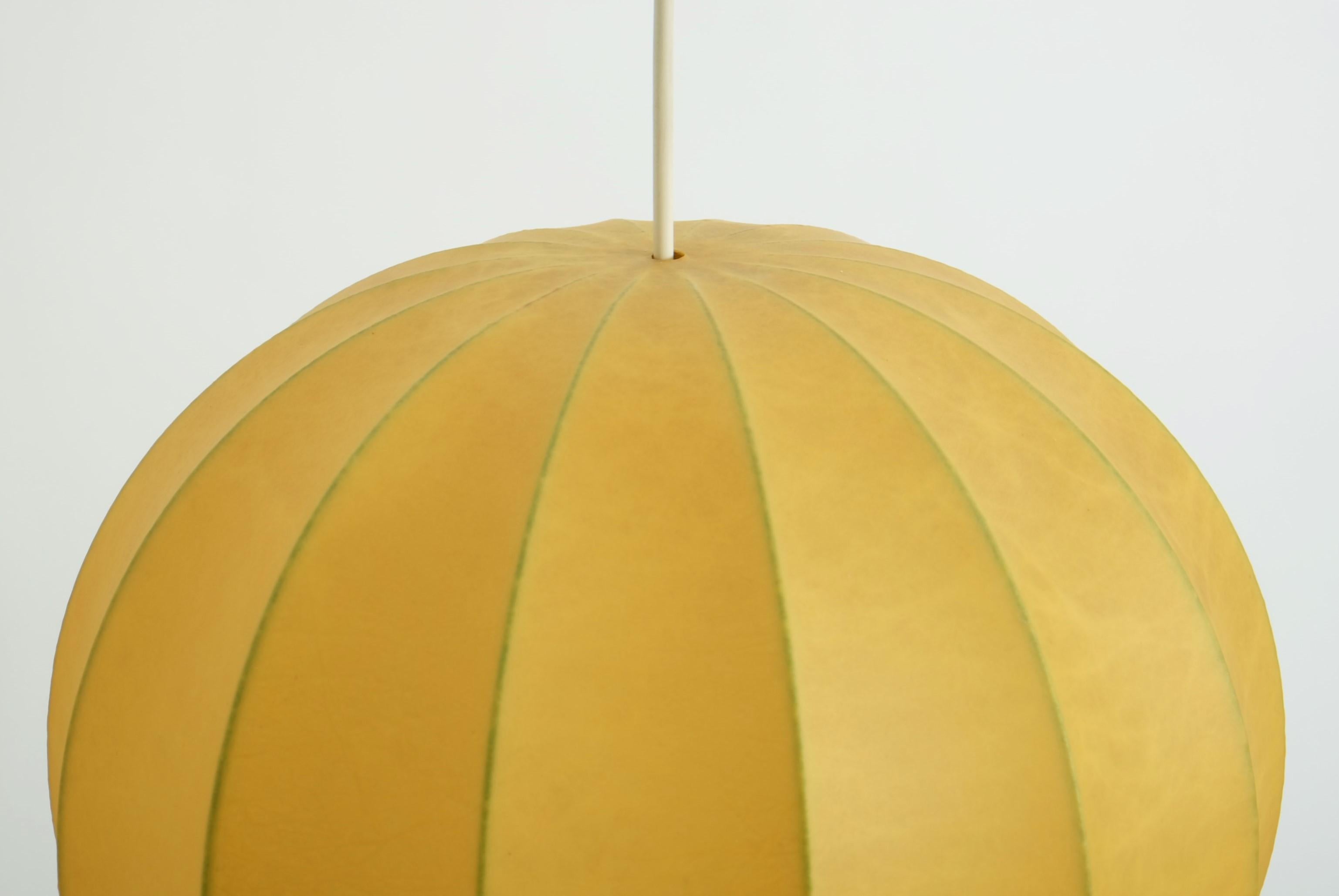 Mid-Century Modern Cocoon Pendant Light, Italy 1960s For Sale 9