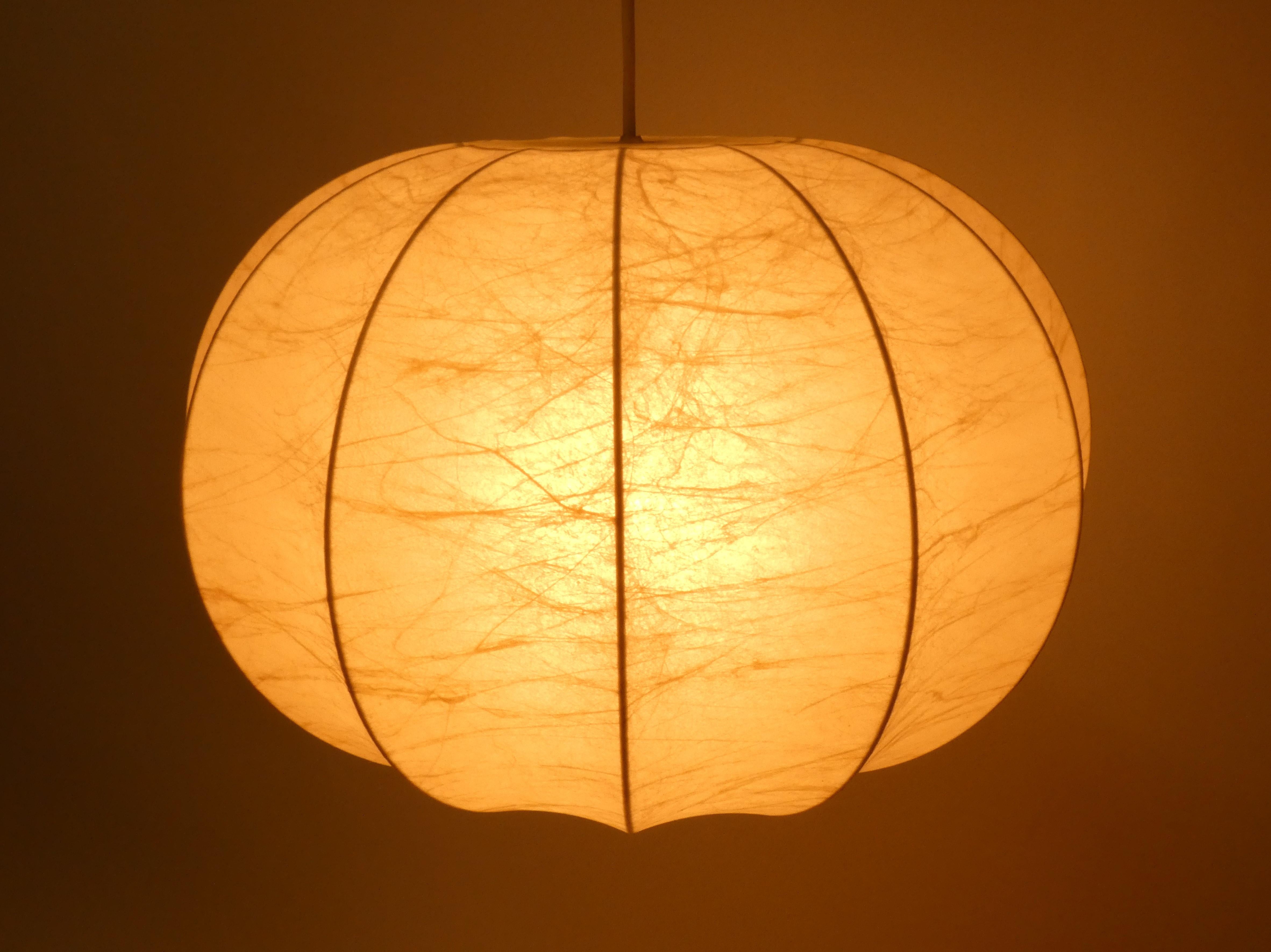 Lampe pendante cocon moderne du milieu du siècle dernier, Italie, années 1960 10