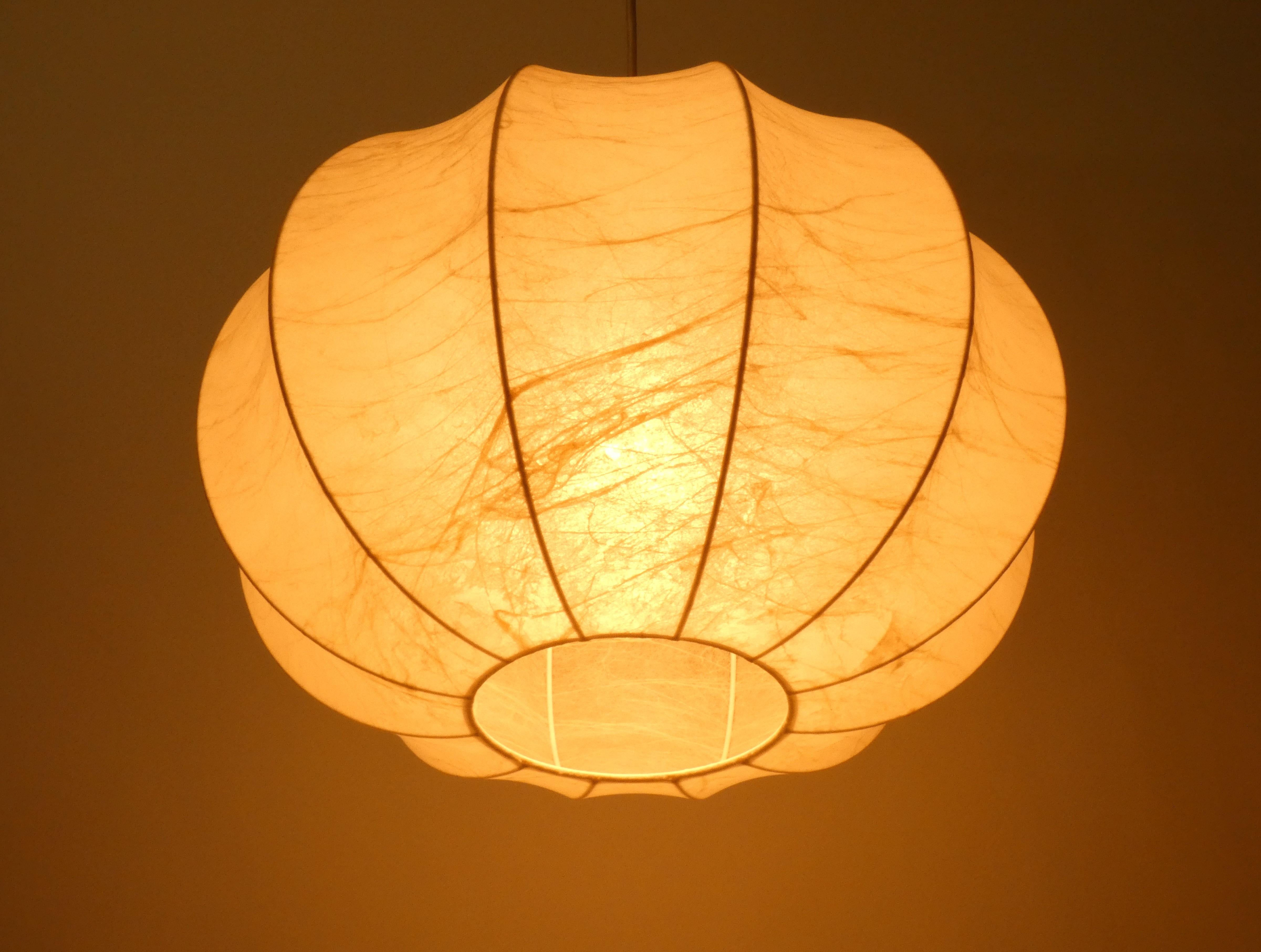 Lampe pendante cocon moderne du milieu du siècle dernier, Italie, années 1960 2