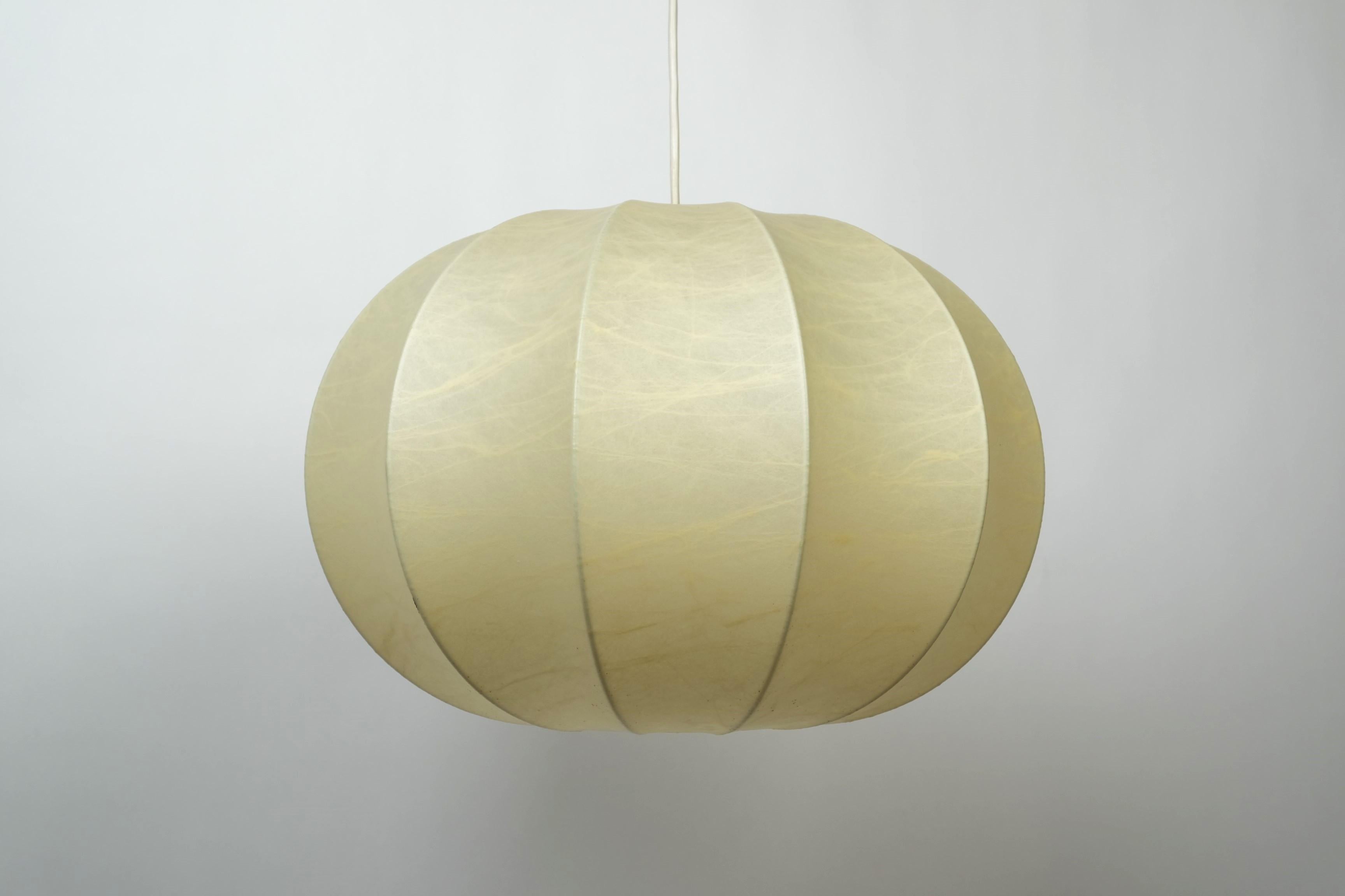 italien Lampe pendante cocon moderne du milieu du siècle dernier, Italie, années 1960