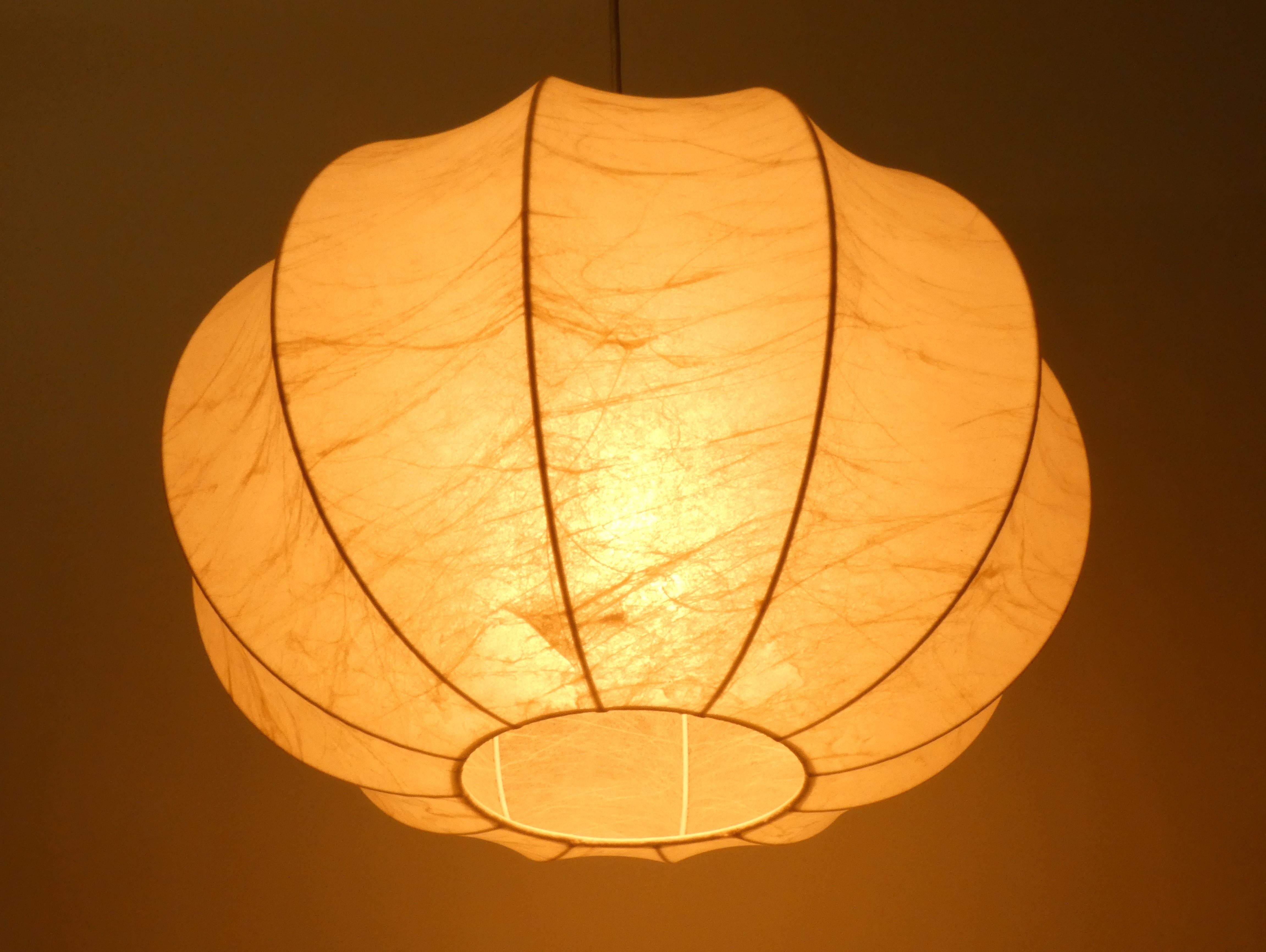 Lampe pendante cocon moderne du milieu du siècle dernier, Italie, années 1960 13