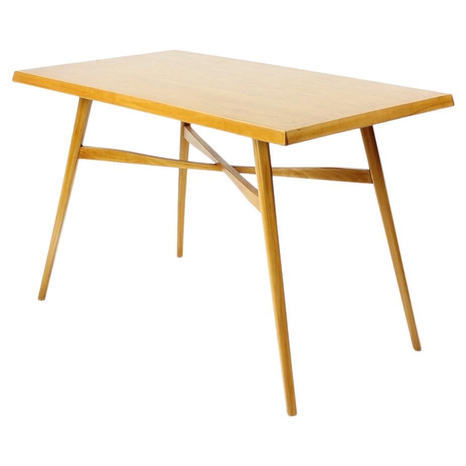 Mid-Century Modern Cofee Table in Oak, Czechoslovakia, 1960s For Sale